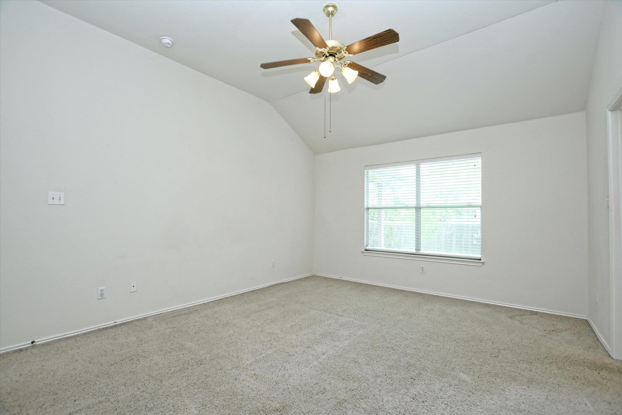 319 Lone Star Blvd, Hutto, TX 78634