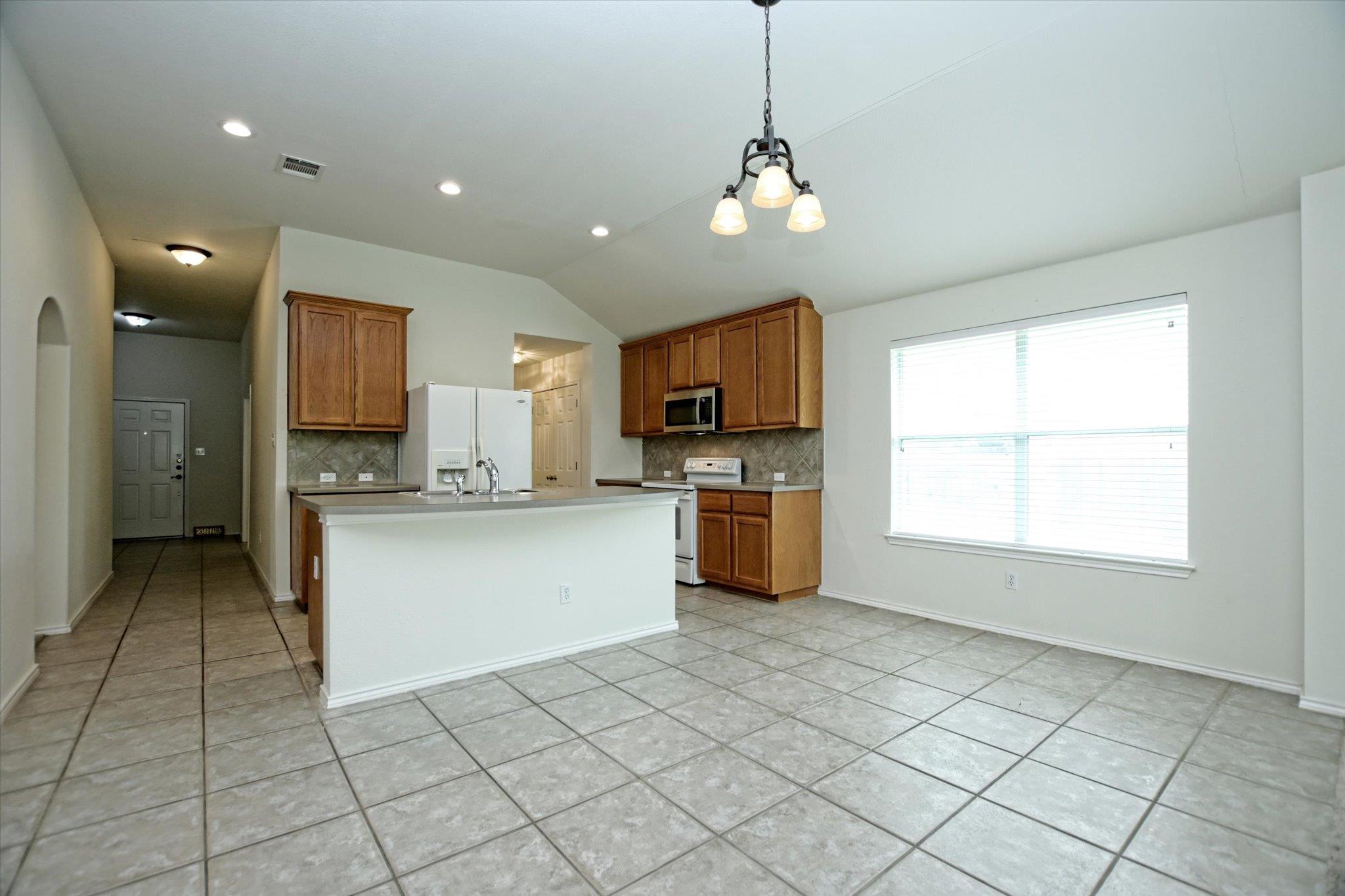 319 Lone Star Blvd, Hutto, TX 78634