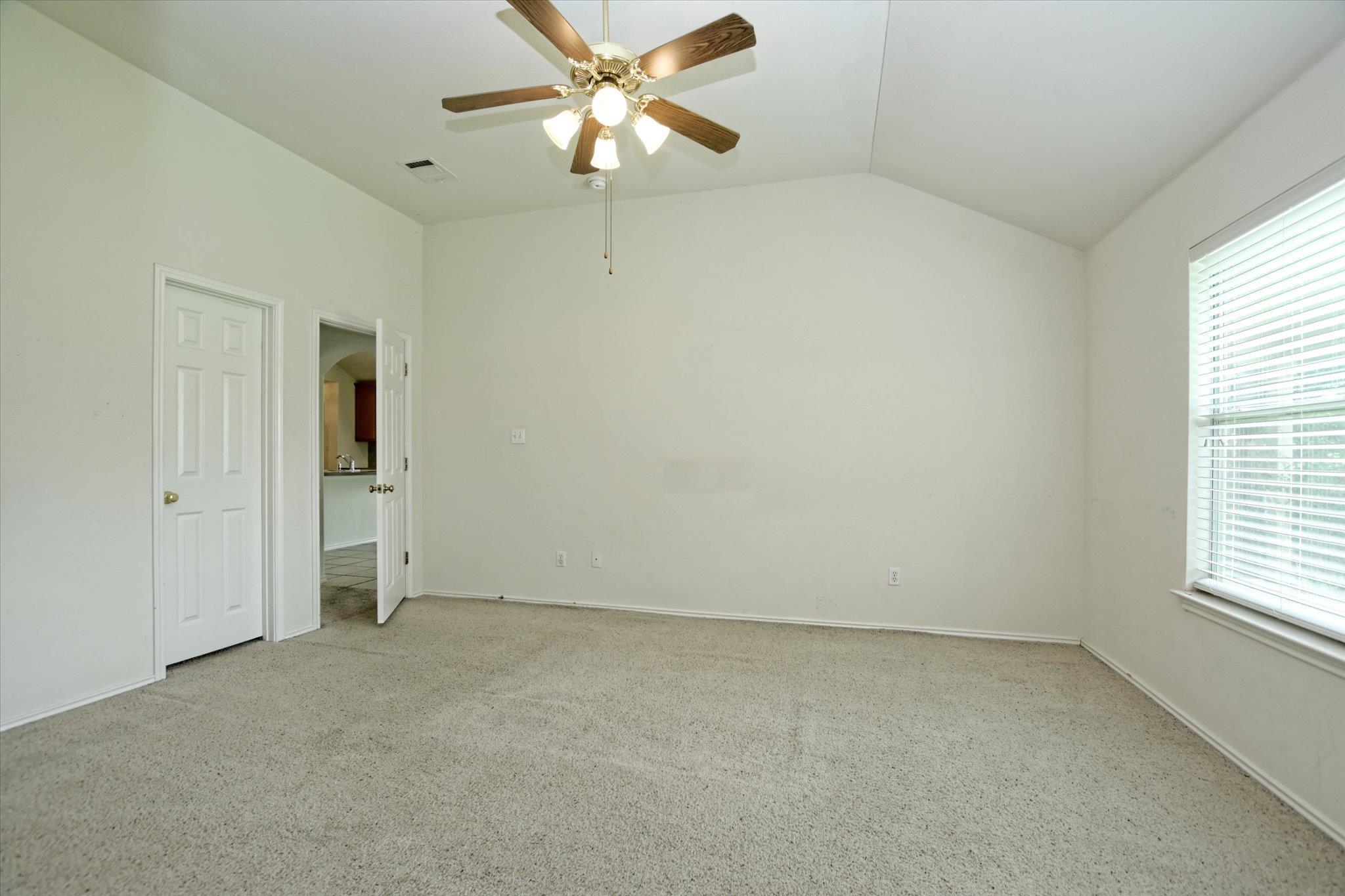 319 Lone Star Blvd, Hutto, TX 78634