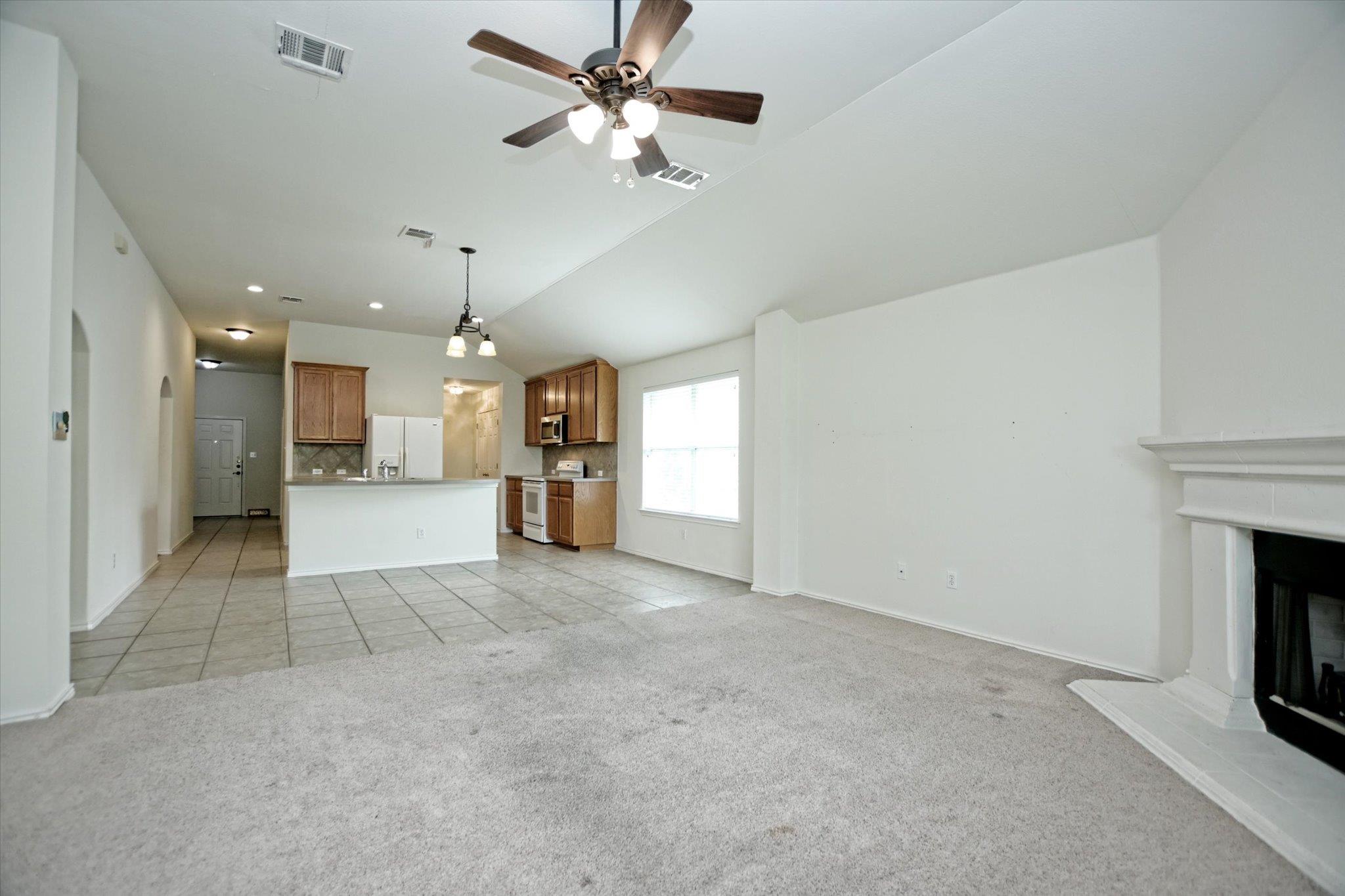 319 Lone Star Blvd, Hutto, TX 78634