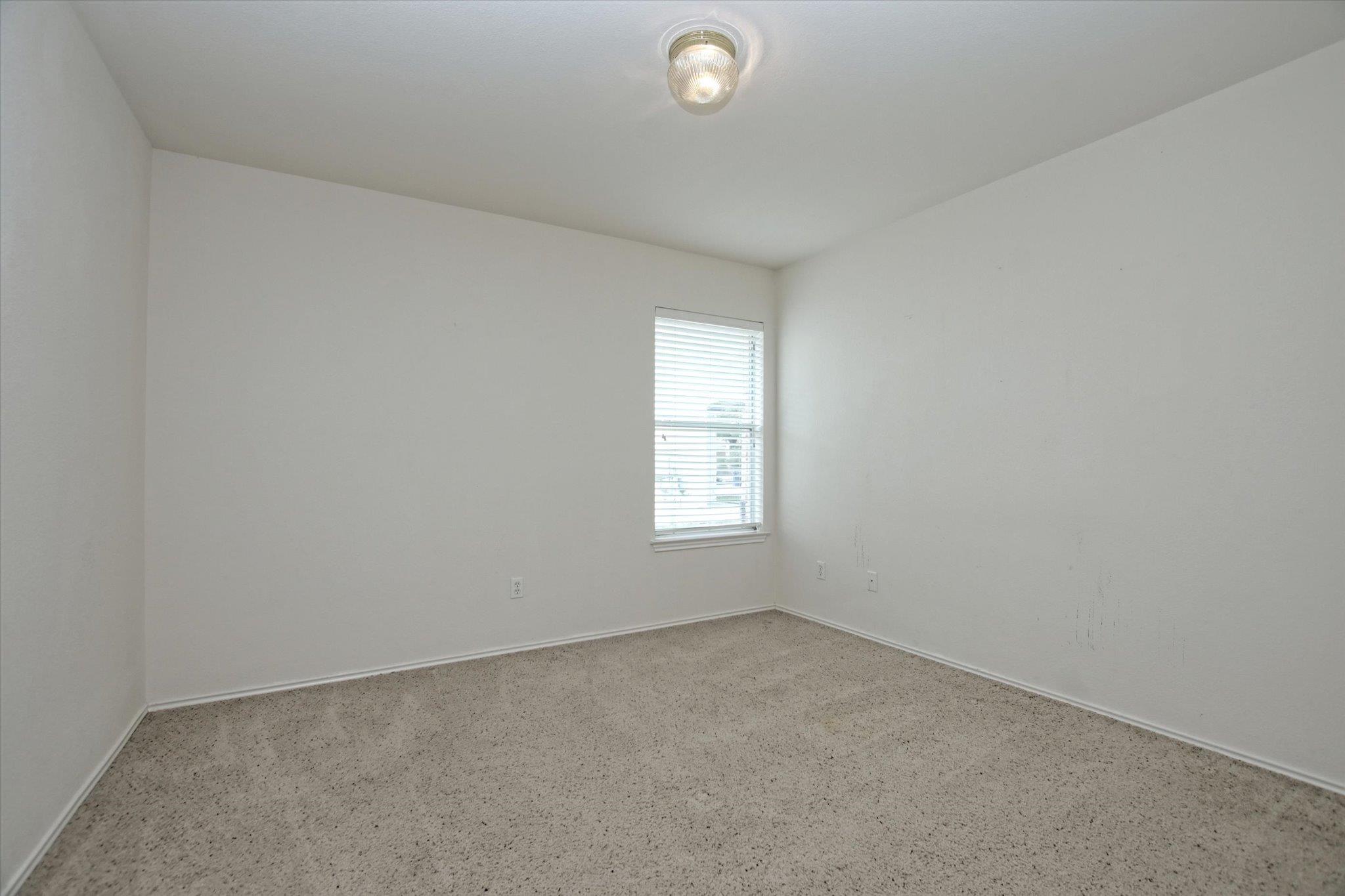 319 Lone Star Blvd, Hutto, TX 78634