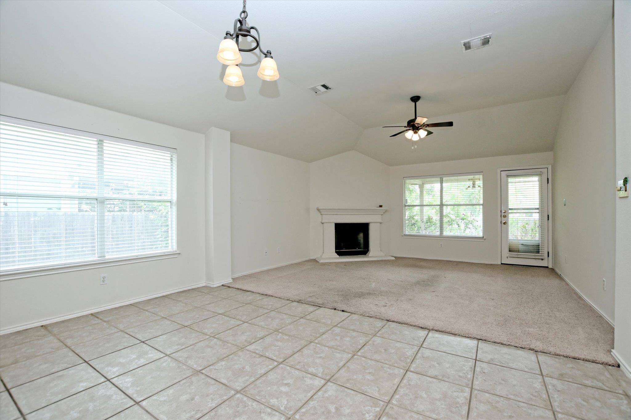319 Lone Star Blvd, Hutto, TX 78634