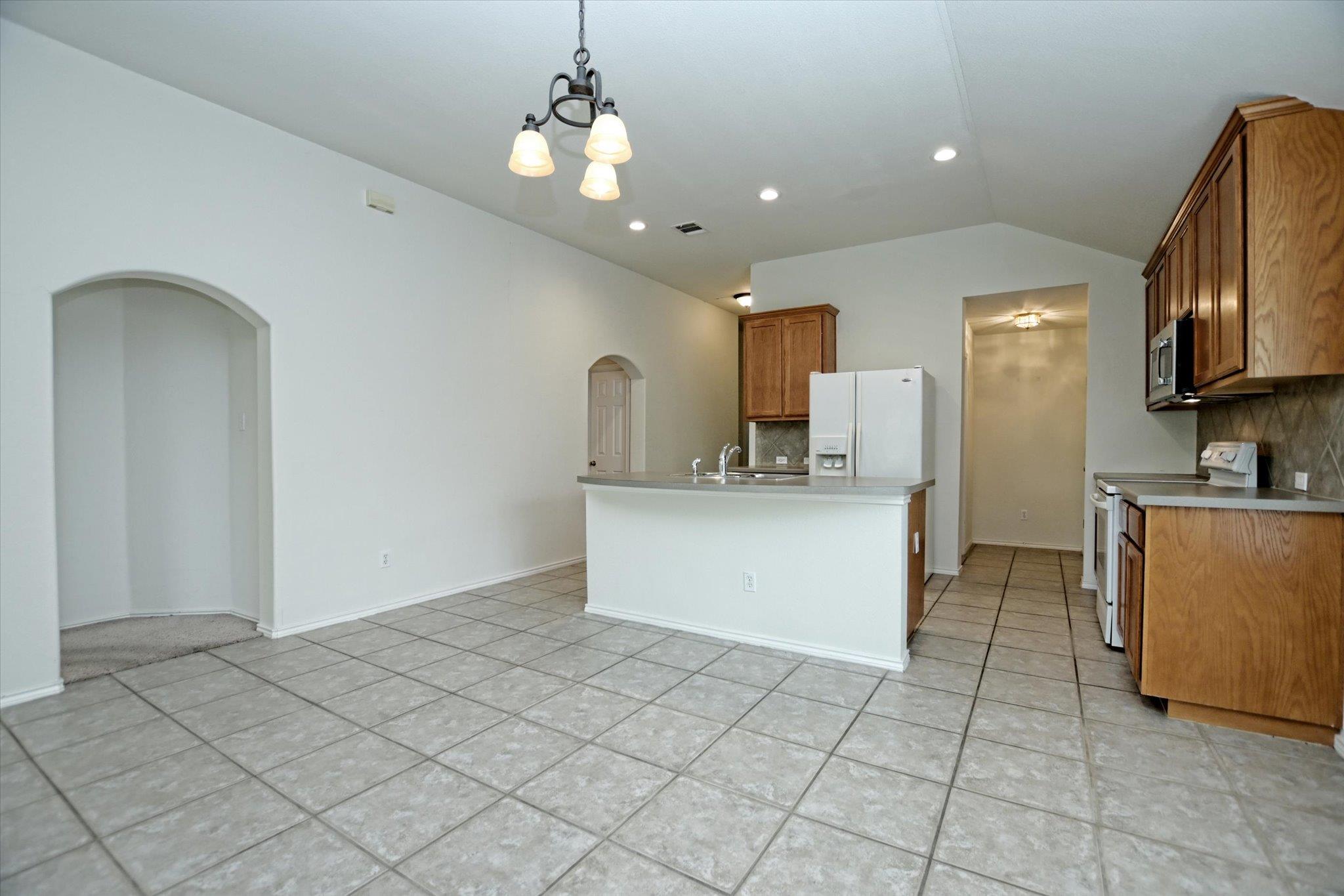 319 Lone Star Blvd, Hutto, TX 78634