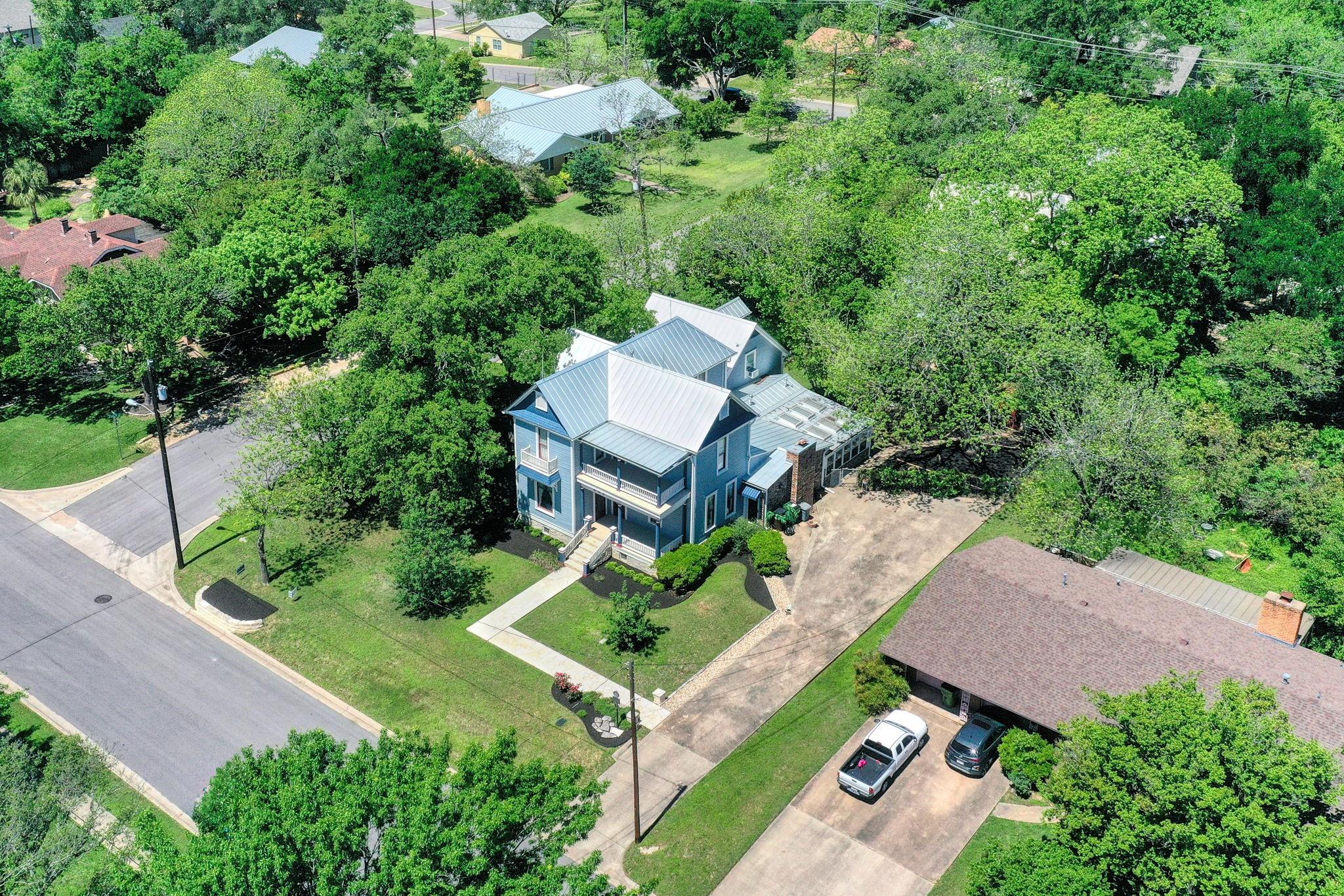 602 E Liberty Ave E, Round Rock, TX 78664