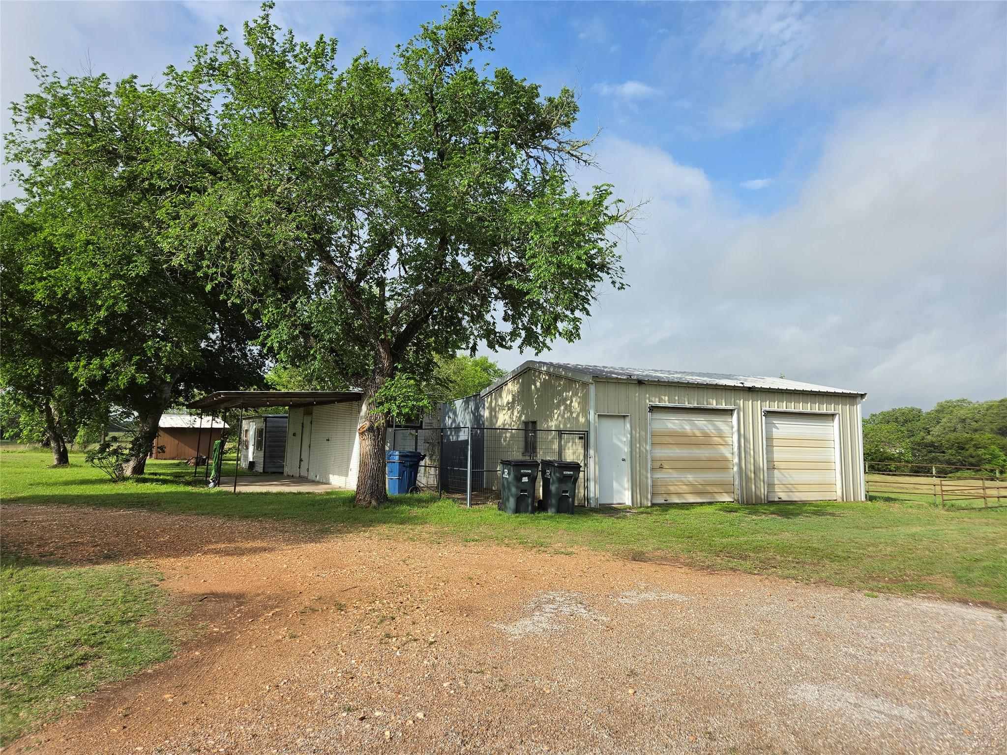5953 FM 141, Ledbetter, TX 78946