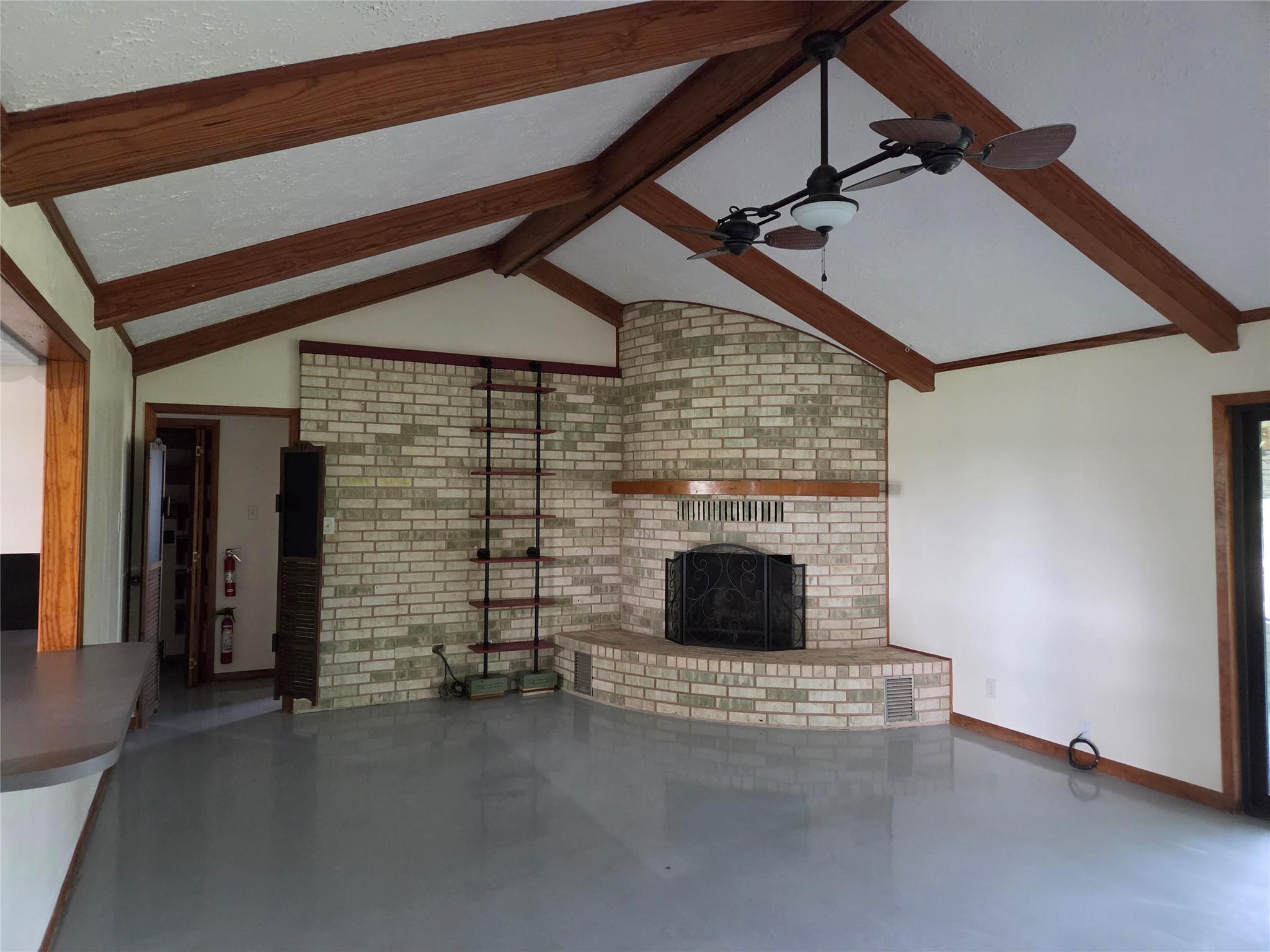 5953 FM 141, Ledbetter, TX 78946