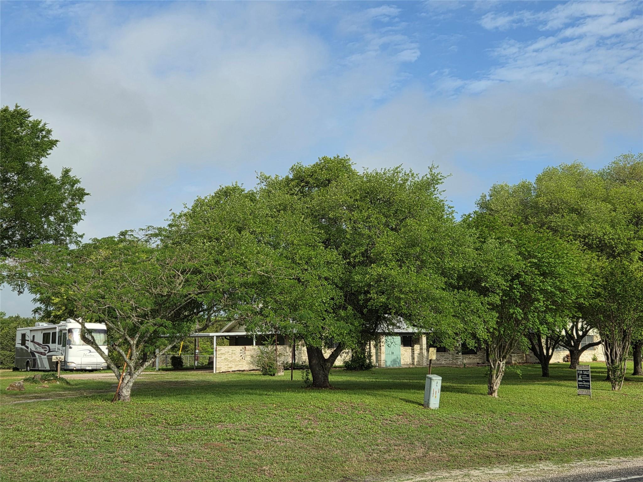 5953 FM 141, Ledbetter, TX 78946