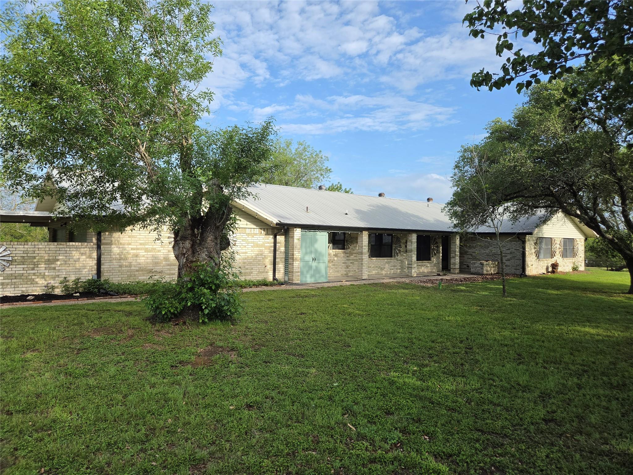 5953 FM 141, Ledbetter, TX 78946