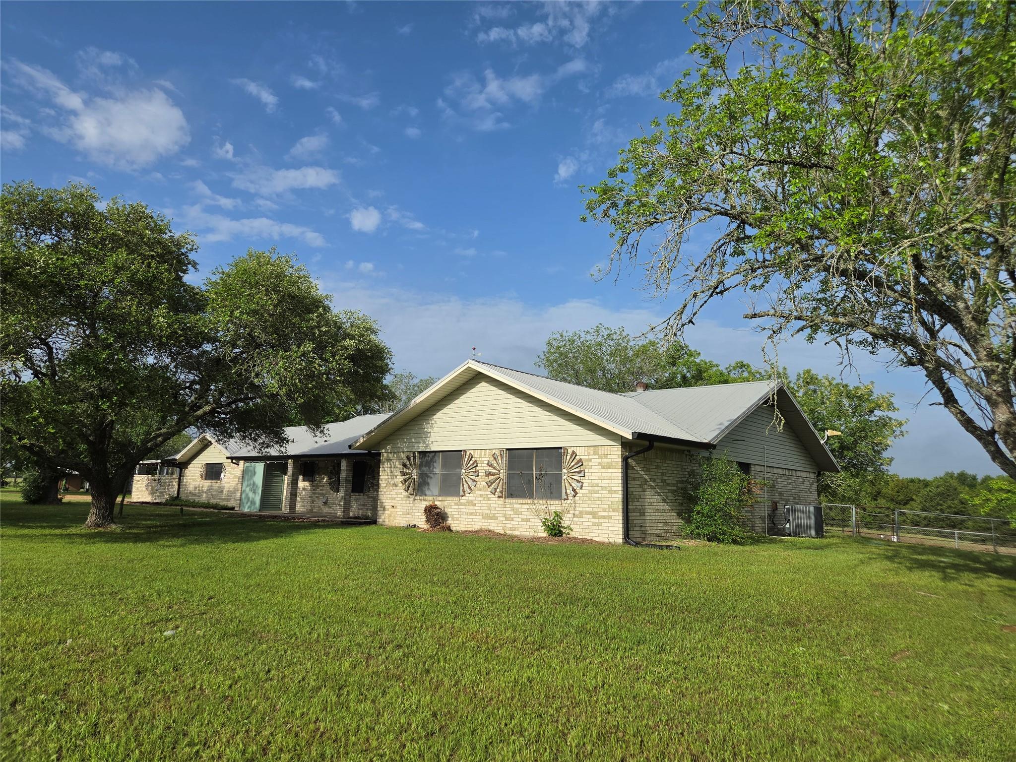 5953 FM 141, Ledbetter, TX 78946