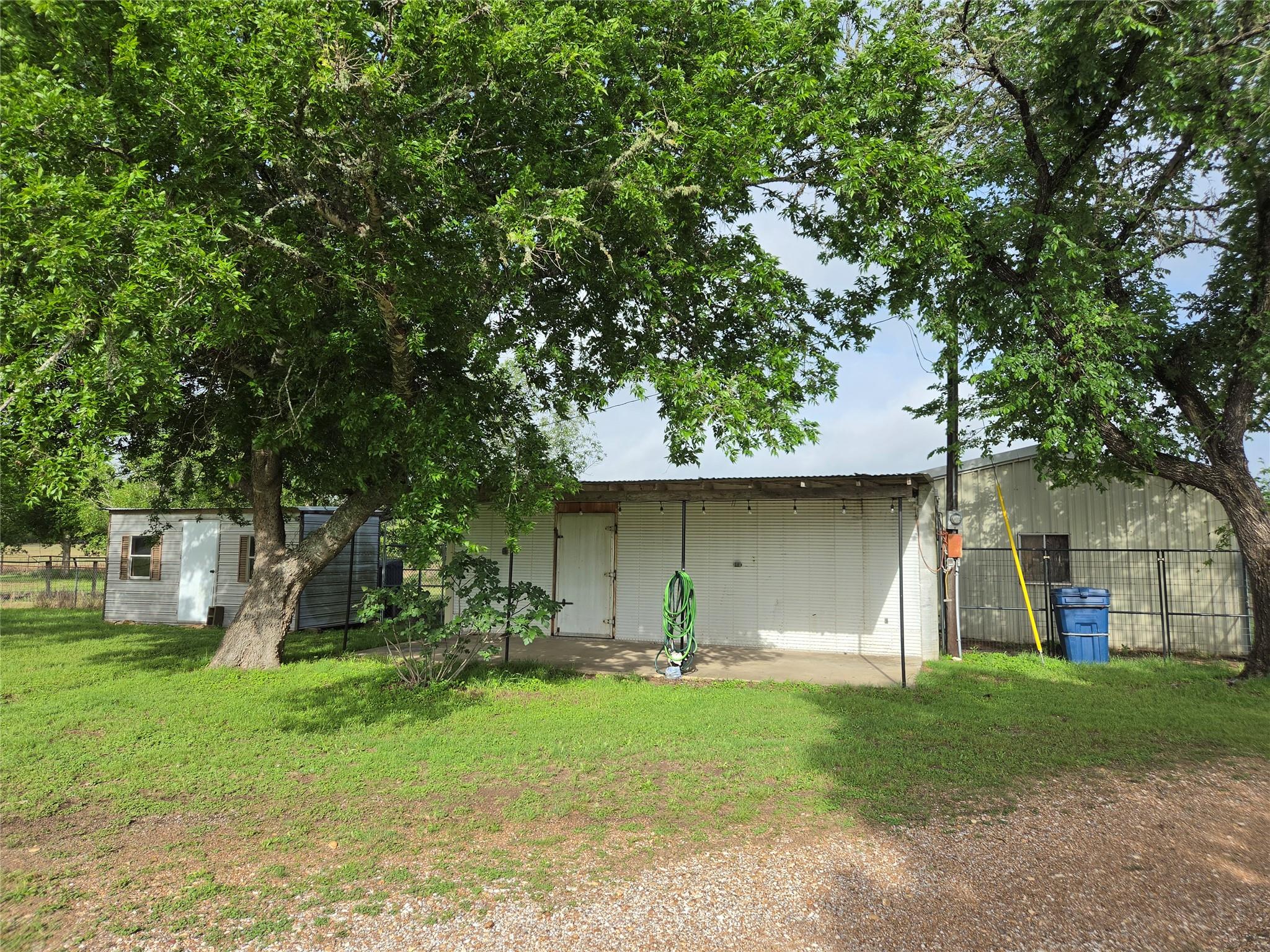 5953 FM 141, Ledbetter, TX 78946