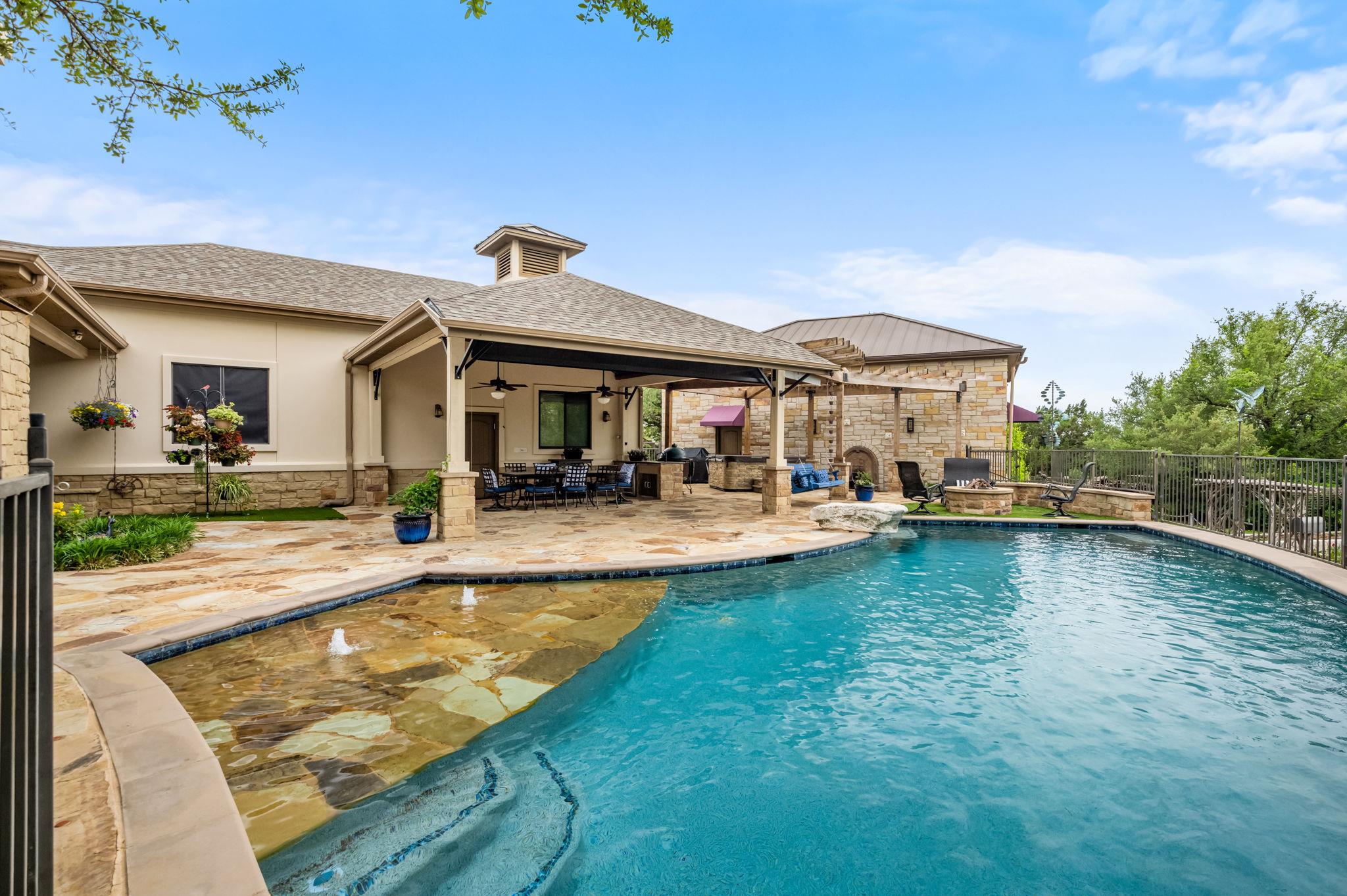 8815 Blazyk Dr, Austin, TX 78737