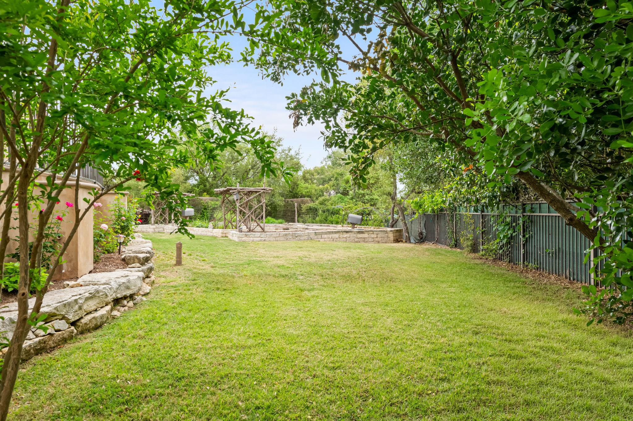 8815 Blazyk Dr, Austin, TX 78737