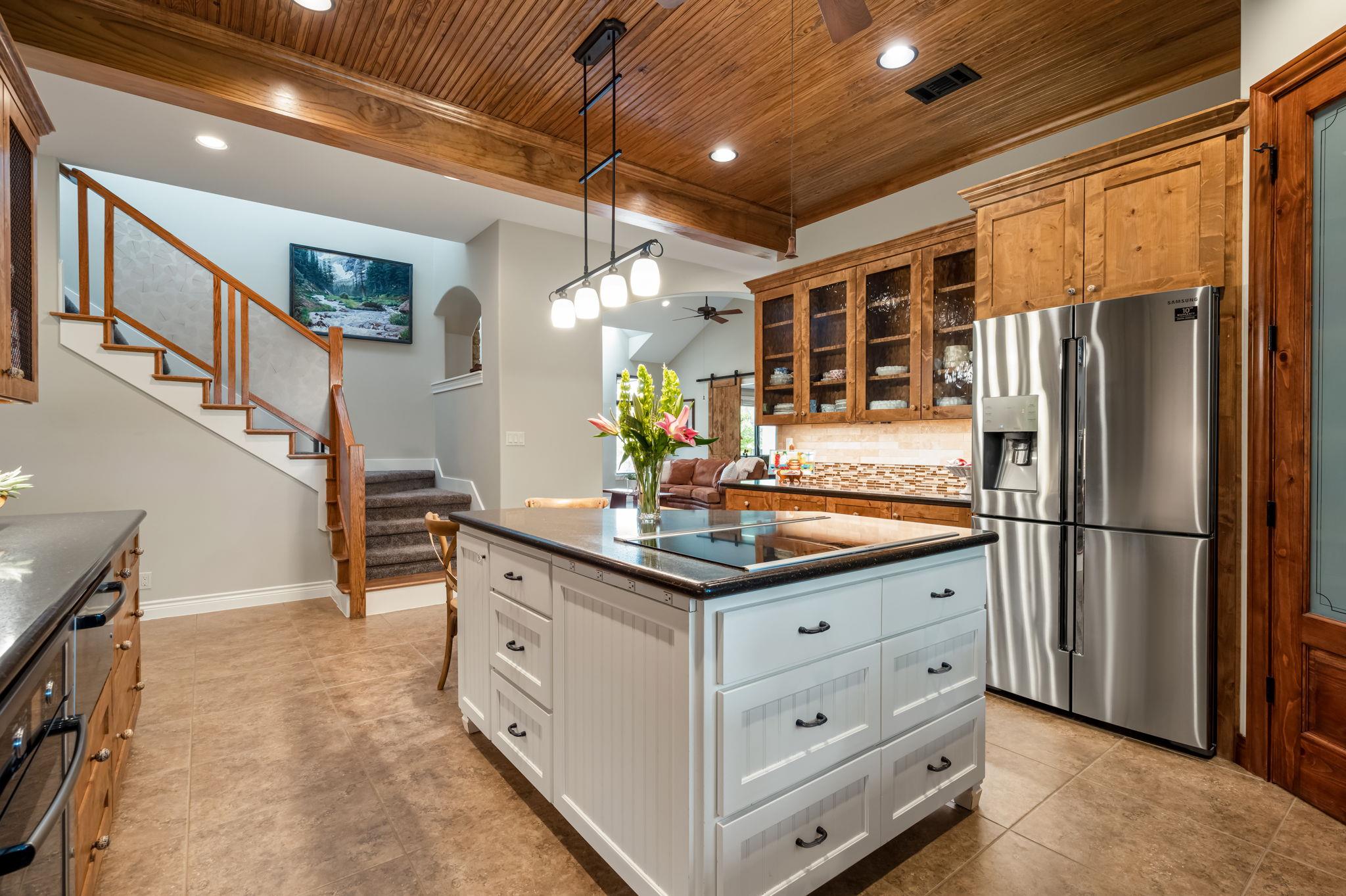 8815 Blazyk Dr, Austin, TX 78737