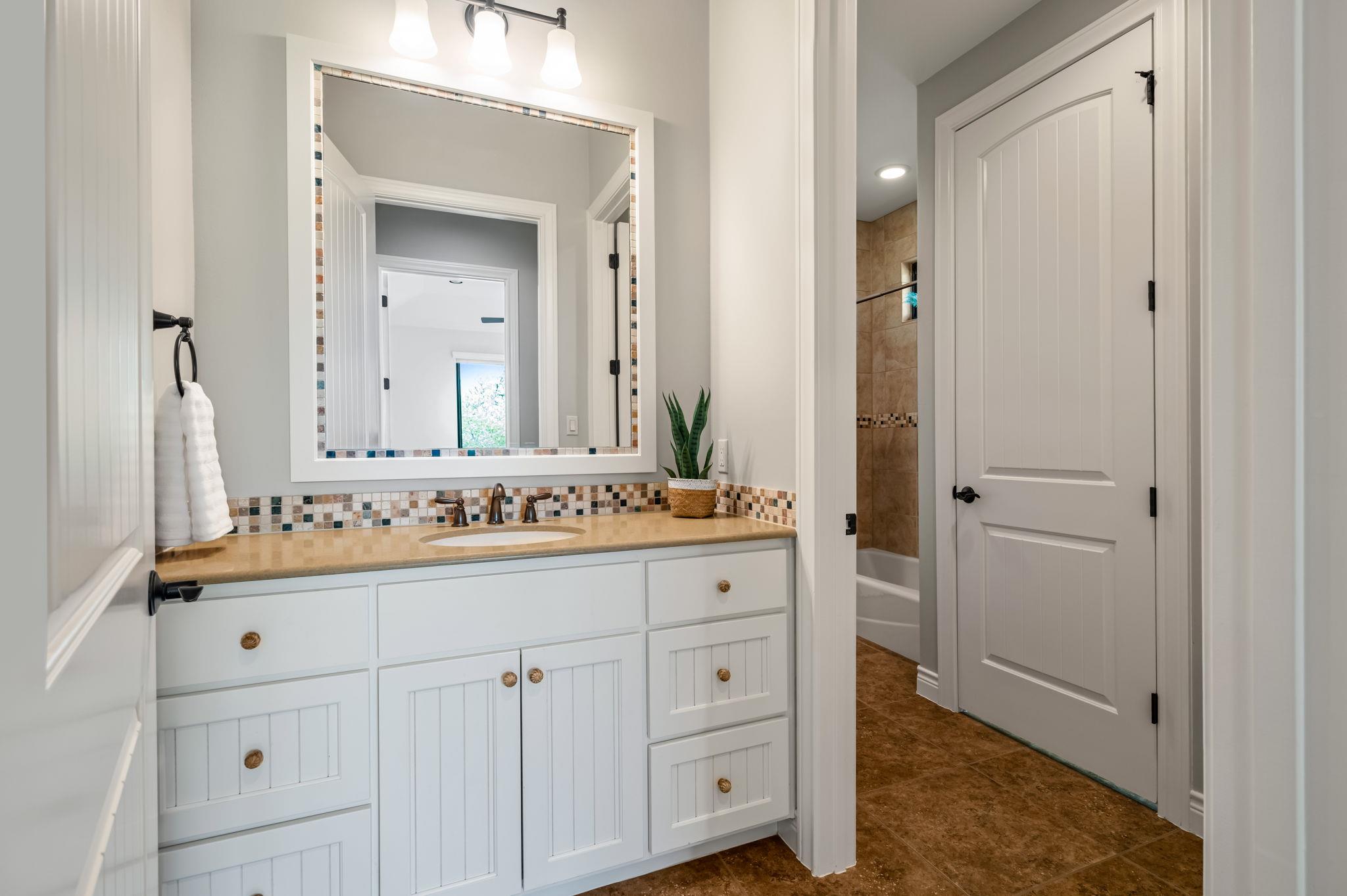 8815 Blazyk Dr, Austin, TX 78737