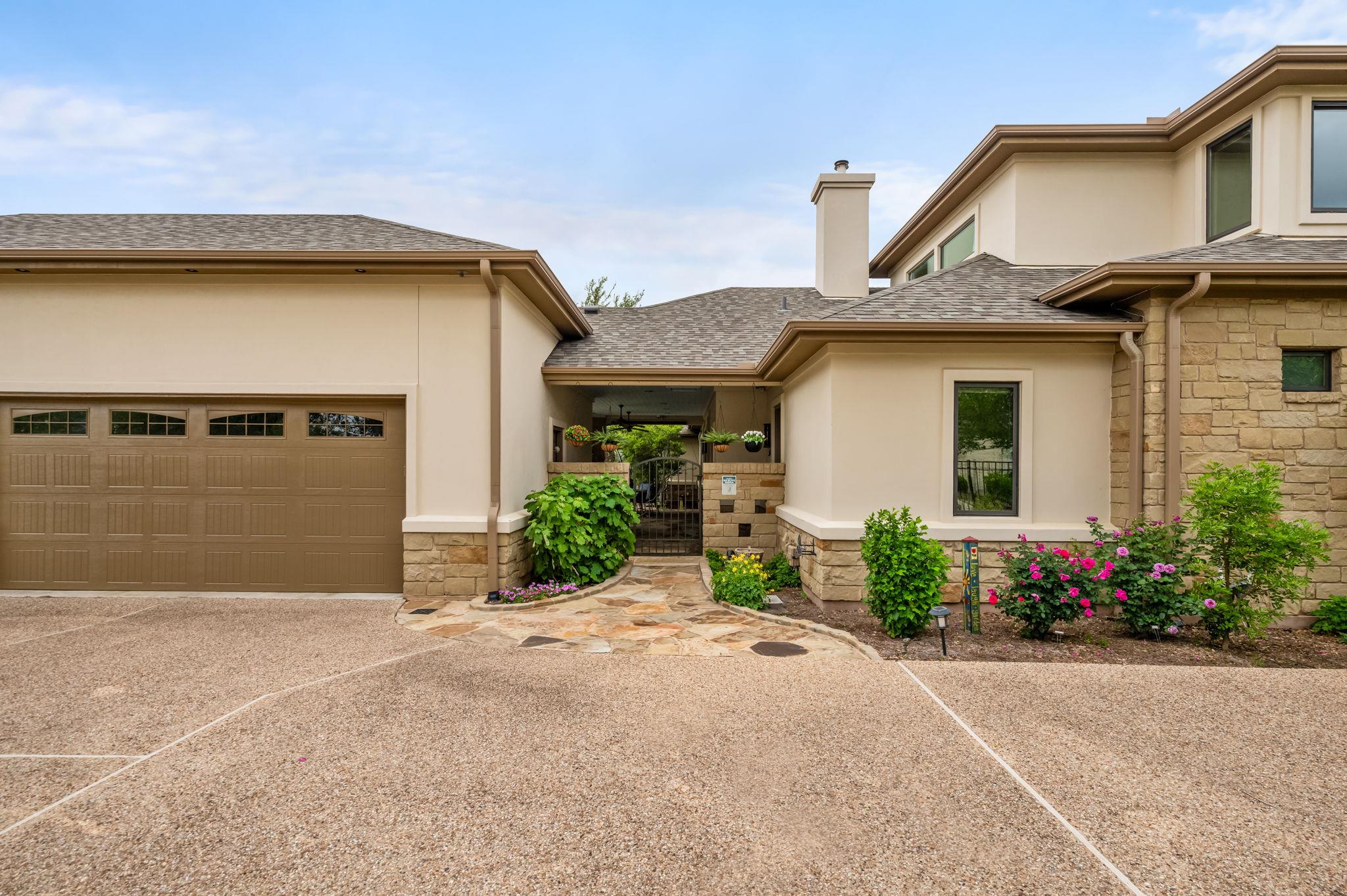 8815 Blazyk Dr, Austin, TX 78737