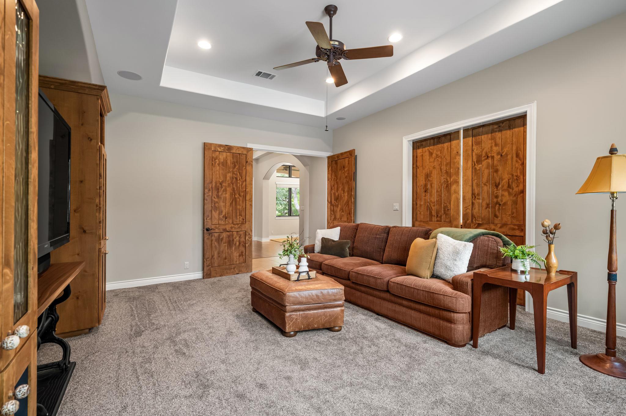 8815 Blazyk Dr, Austin, TX 78737