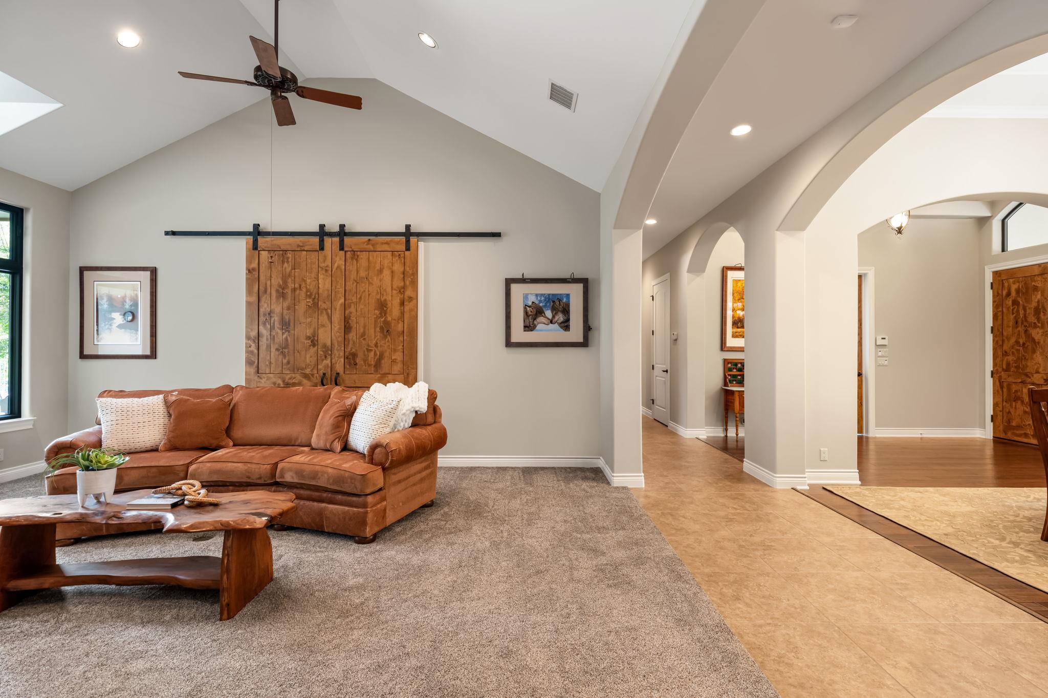 8815 Blazyk Dr, Austin, TX 78737