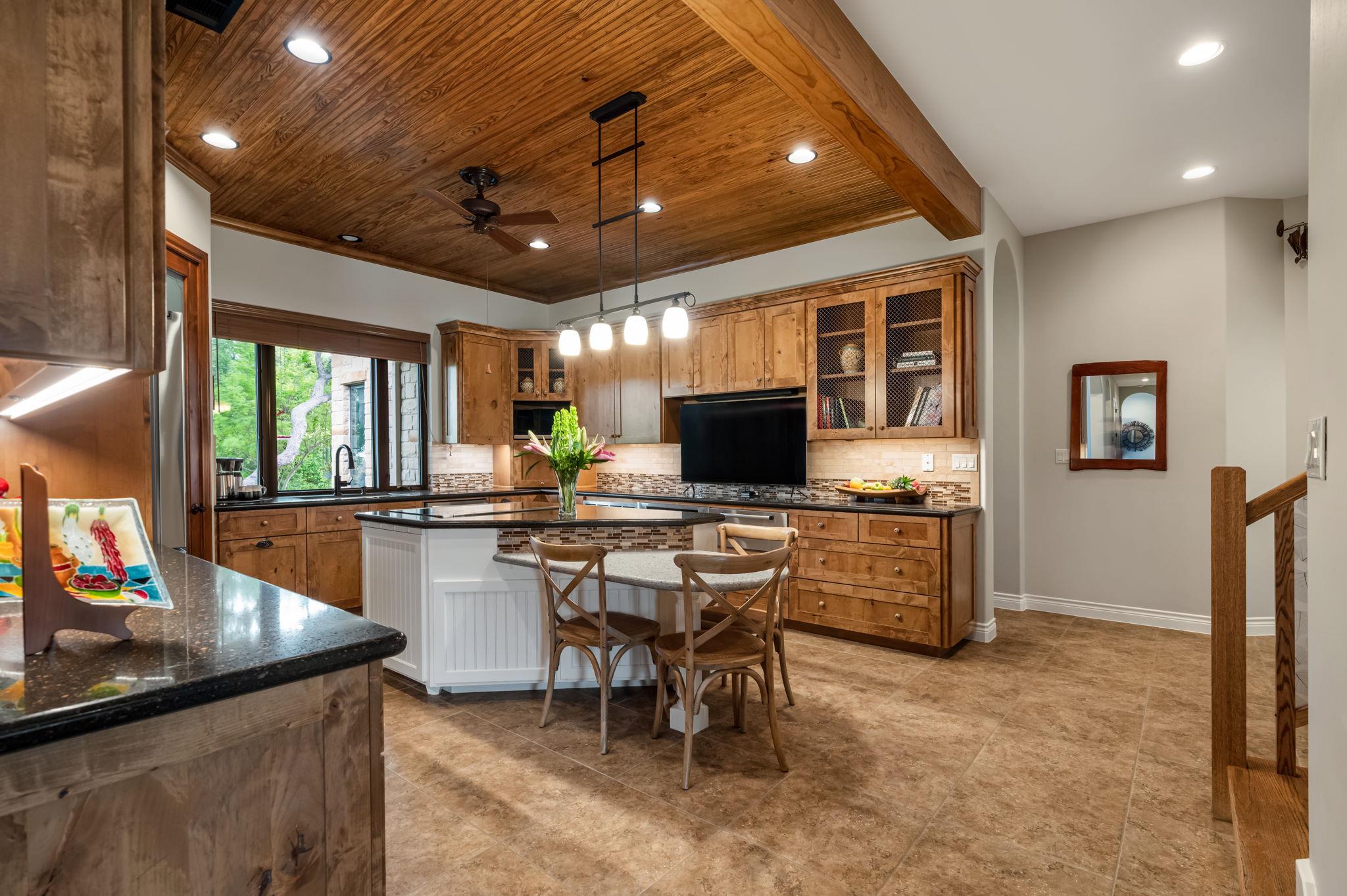 8815 Blazyk Dr, Austin, TX 78737