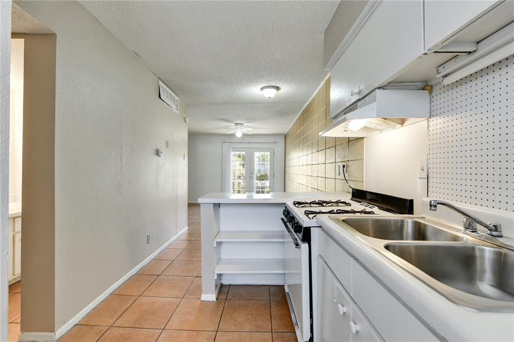 311 E 31st St # 204, Austin, TX 78705