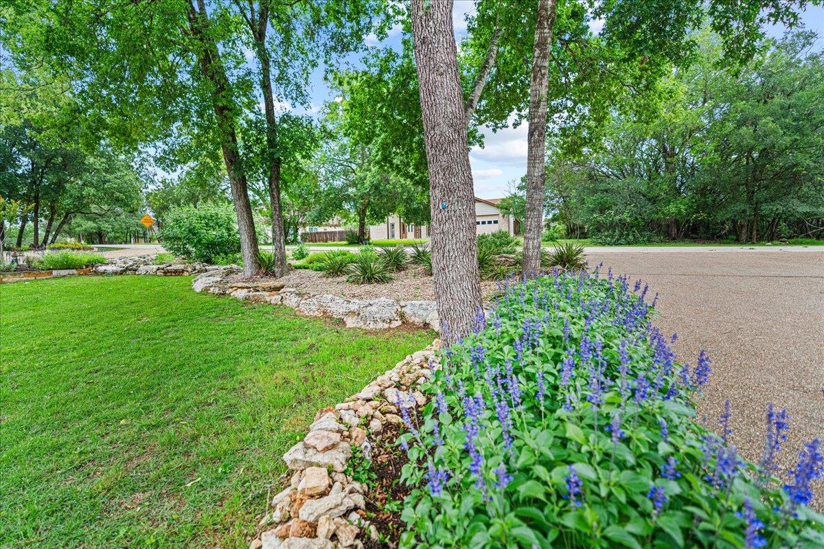68 Brookhollow Dr, Wimberley, TX 78676