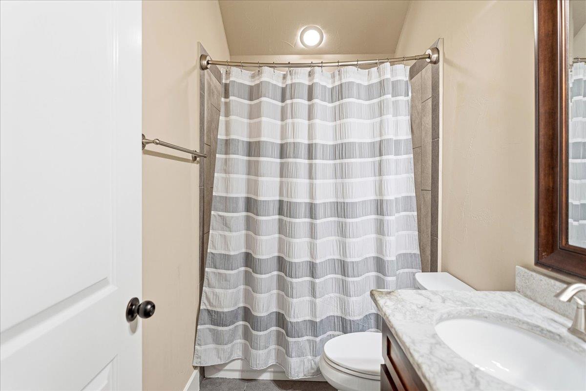 68 Brookhollow Dr, Wimberley, TX 78676
