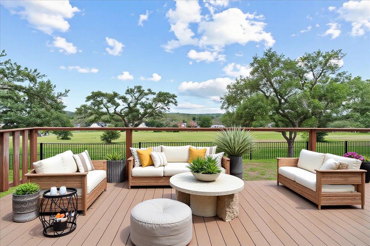 68 Brookhollow Dr, Wimberley, TX 78676