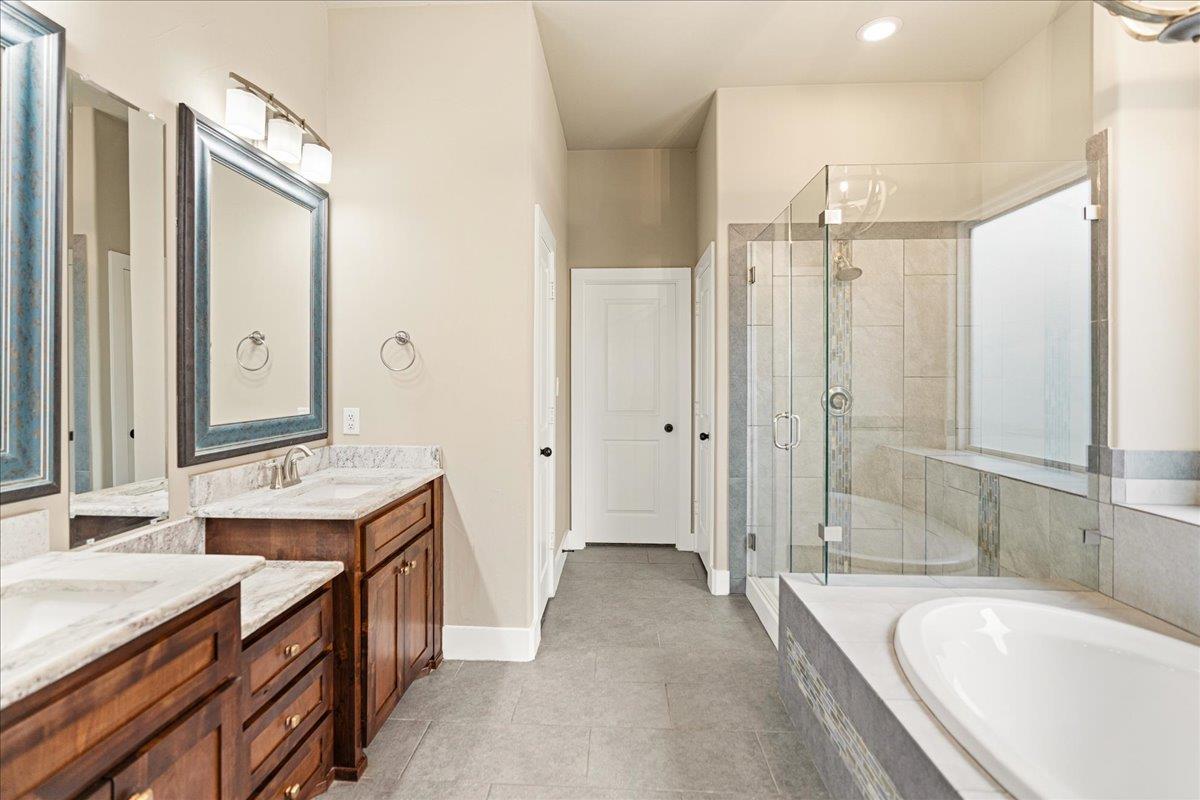 68 Brookhollow Dr, Wimberley, TX 78676