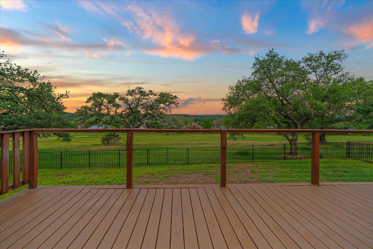 68 Brookhollow Dr, Wimberley, TX 78676
