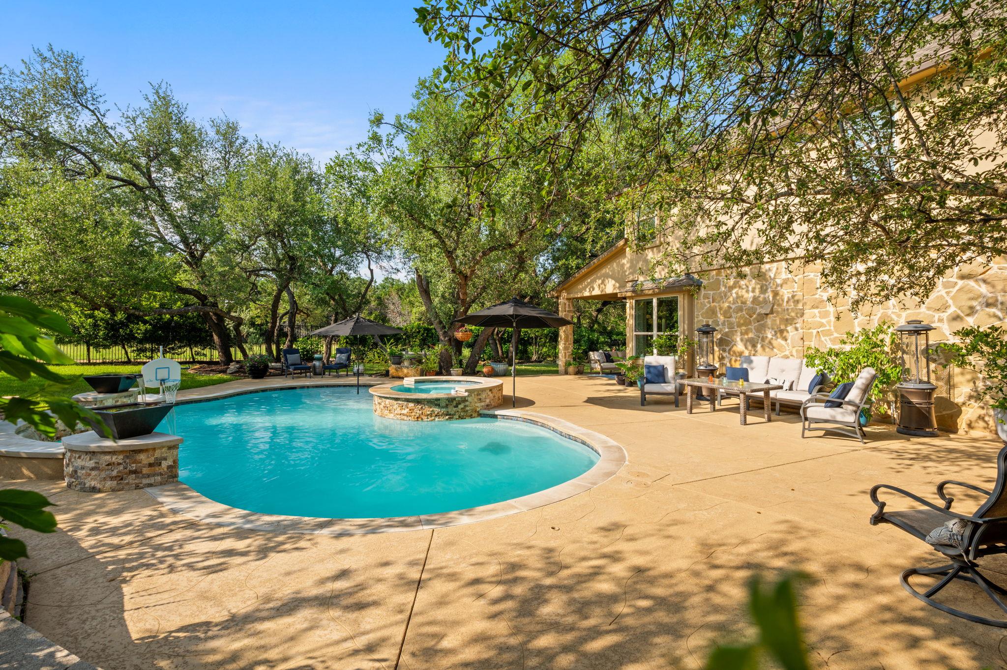 300 Apache Dr, Cedar Park, TX 78613