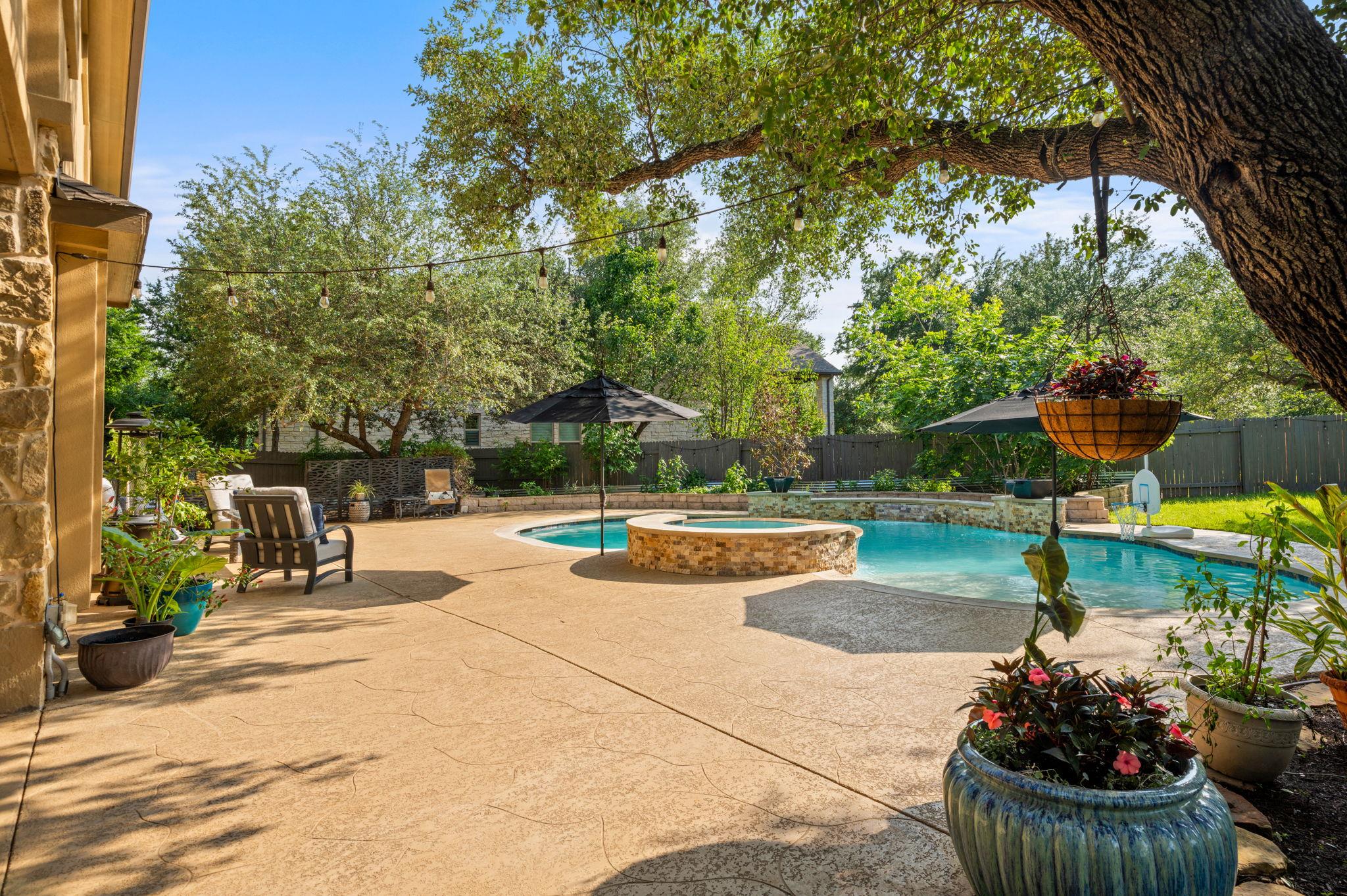 300 Apache Dr, Cedar Park, TX 78613