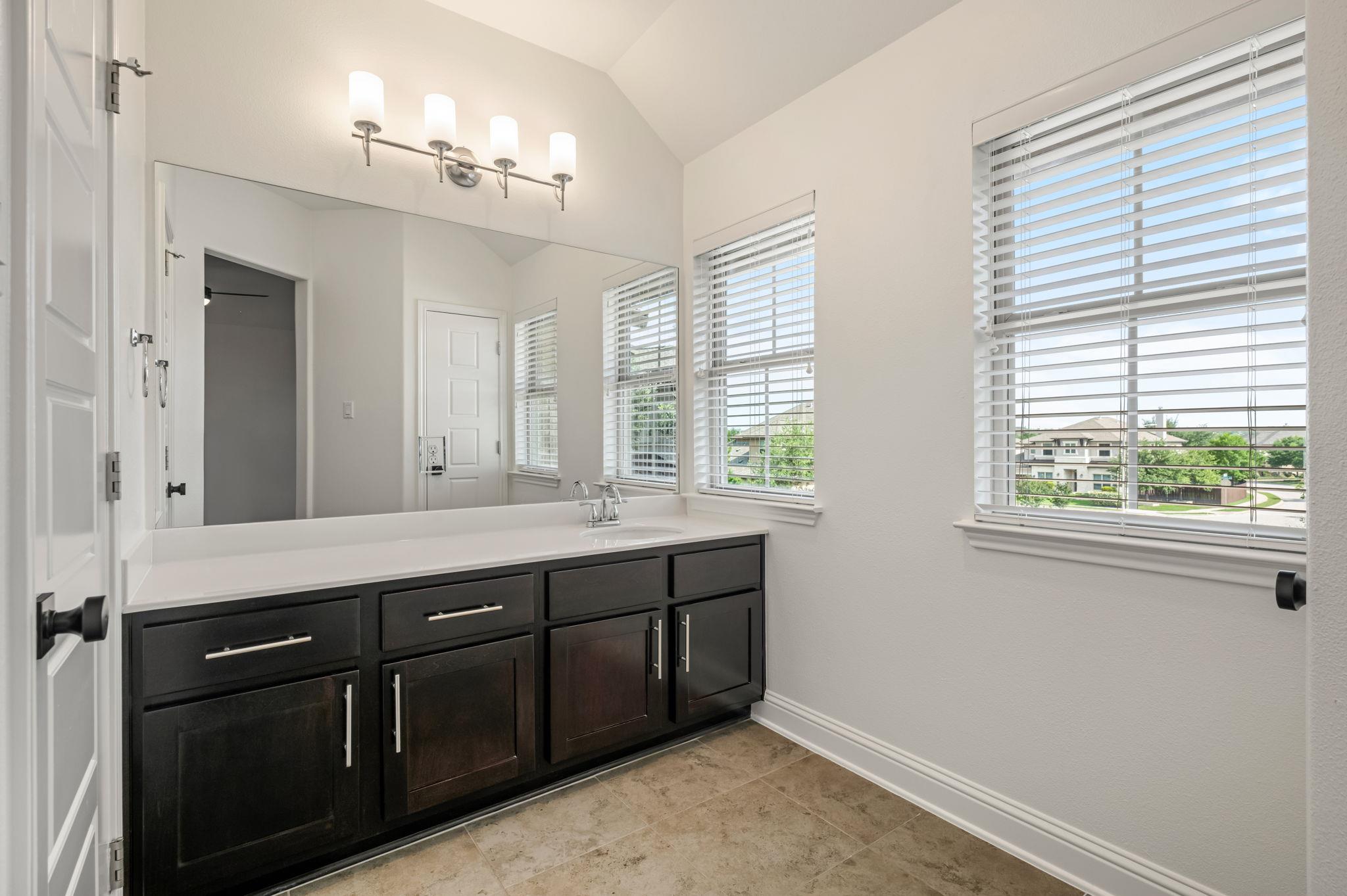 300 Apache Dr, Cedar Park, TX 78613
