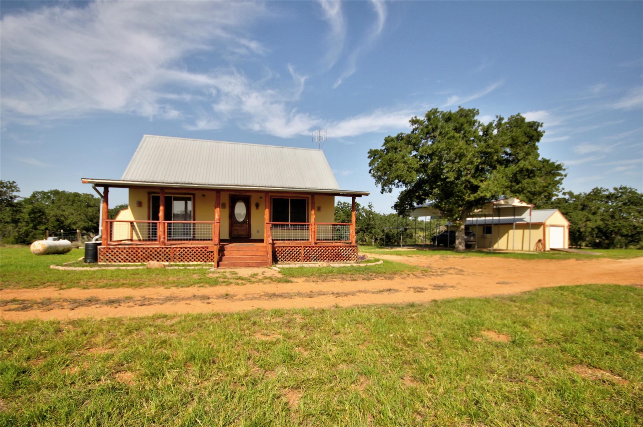 8653 N State Hwy 16, Llano, TX 78643