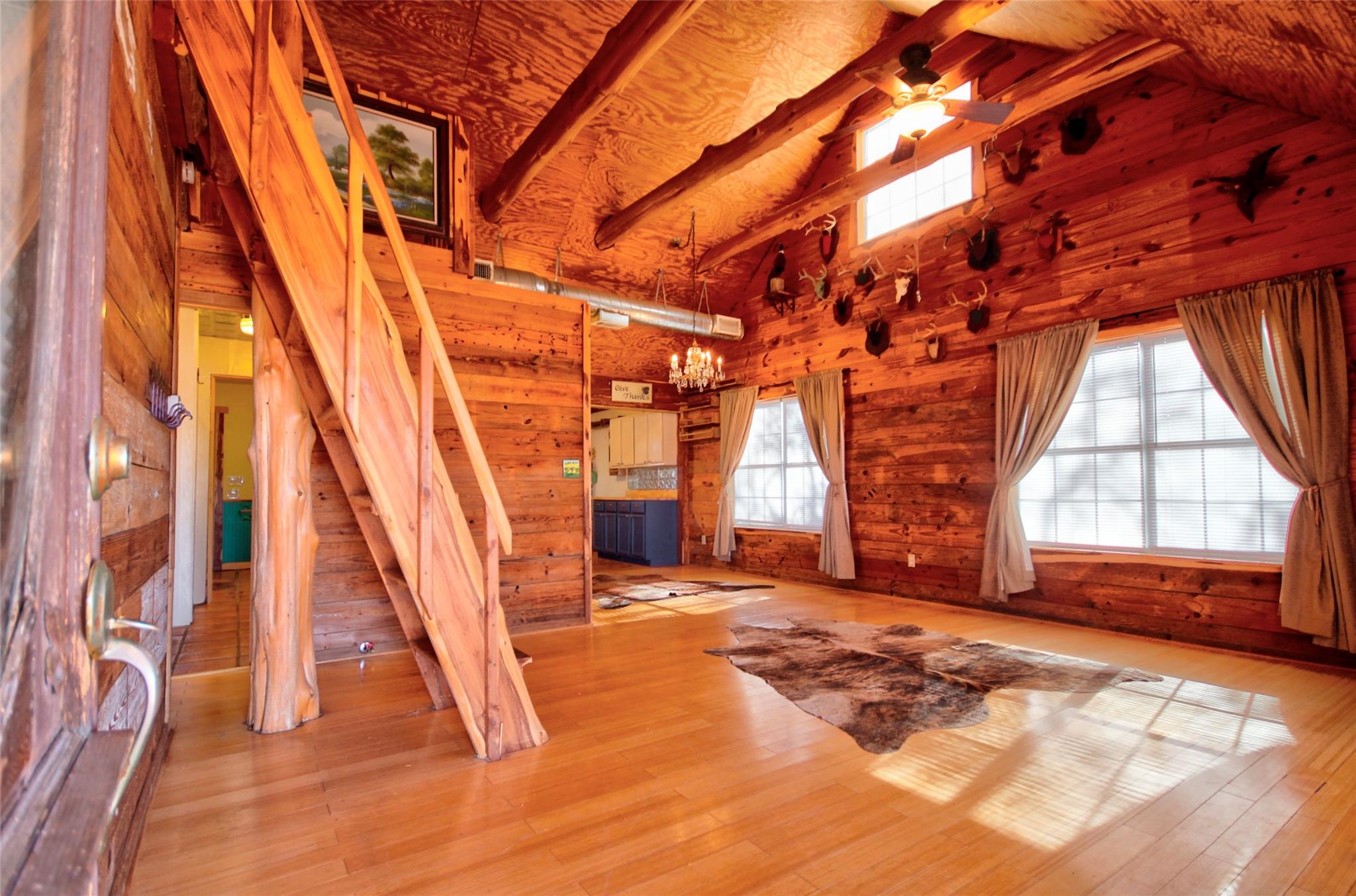 8653 N State Hwy 16, Llano, TX 78643