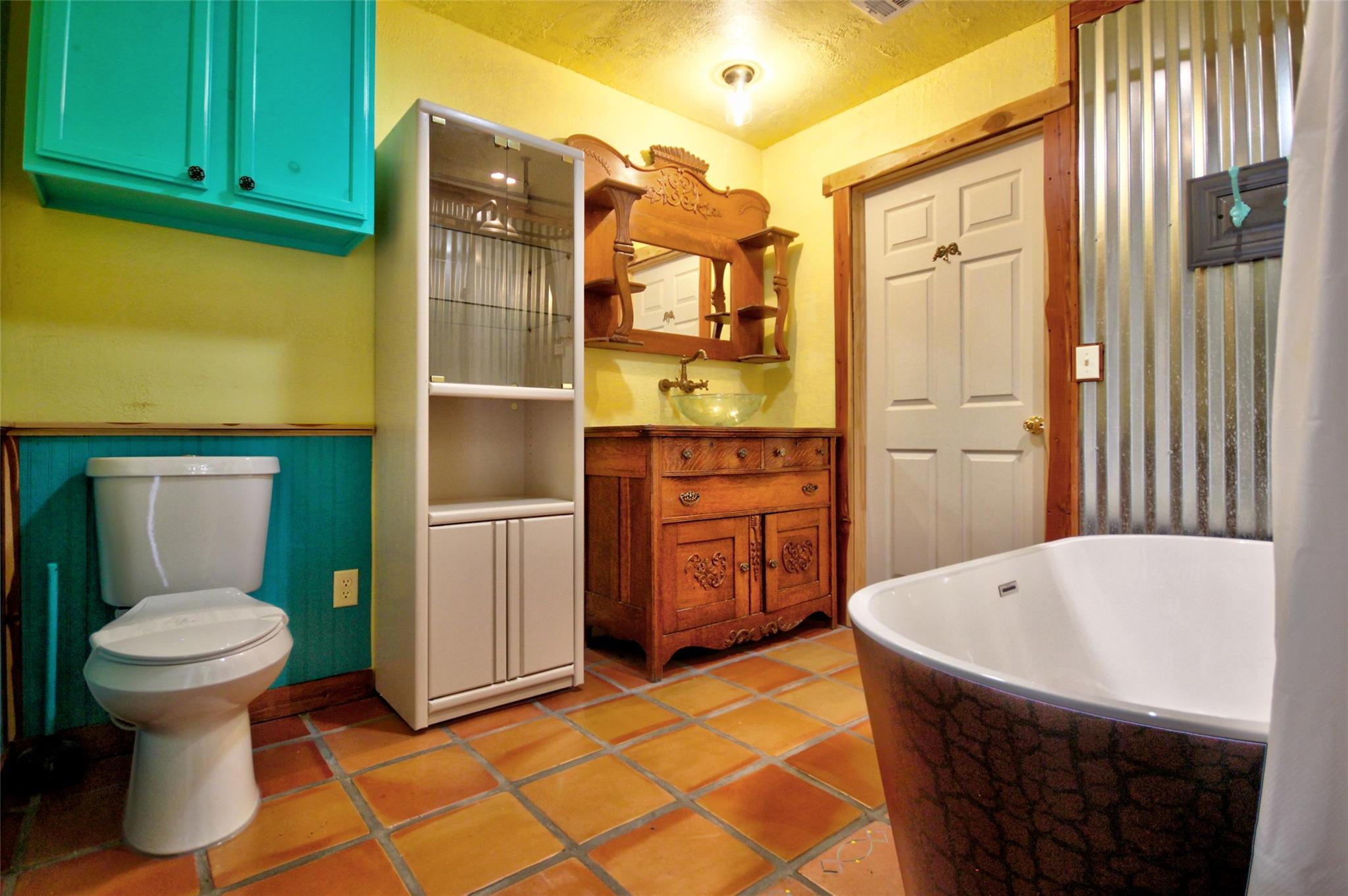 8653 N State Hwy 16, Llano, TX 78643