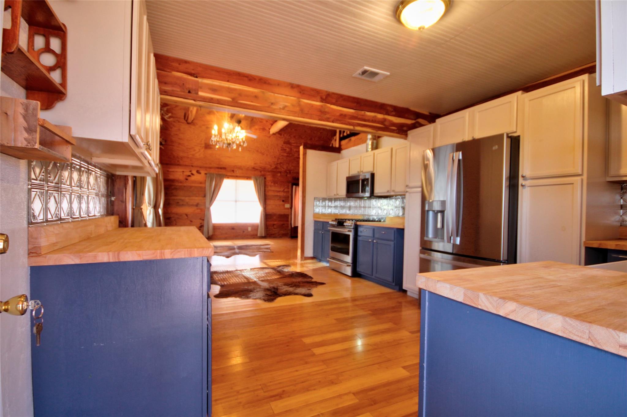 8653 N State Hwy 16, Llano, TX 78643