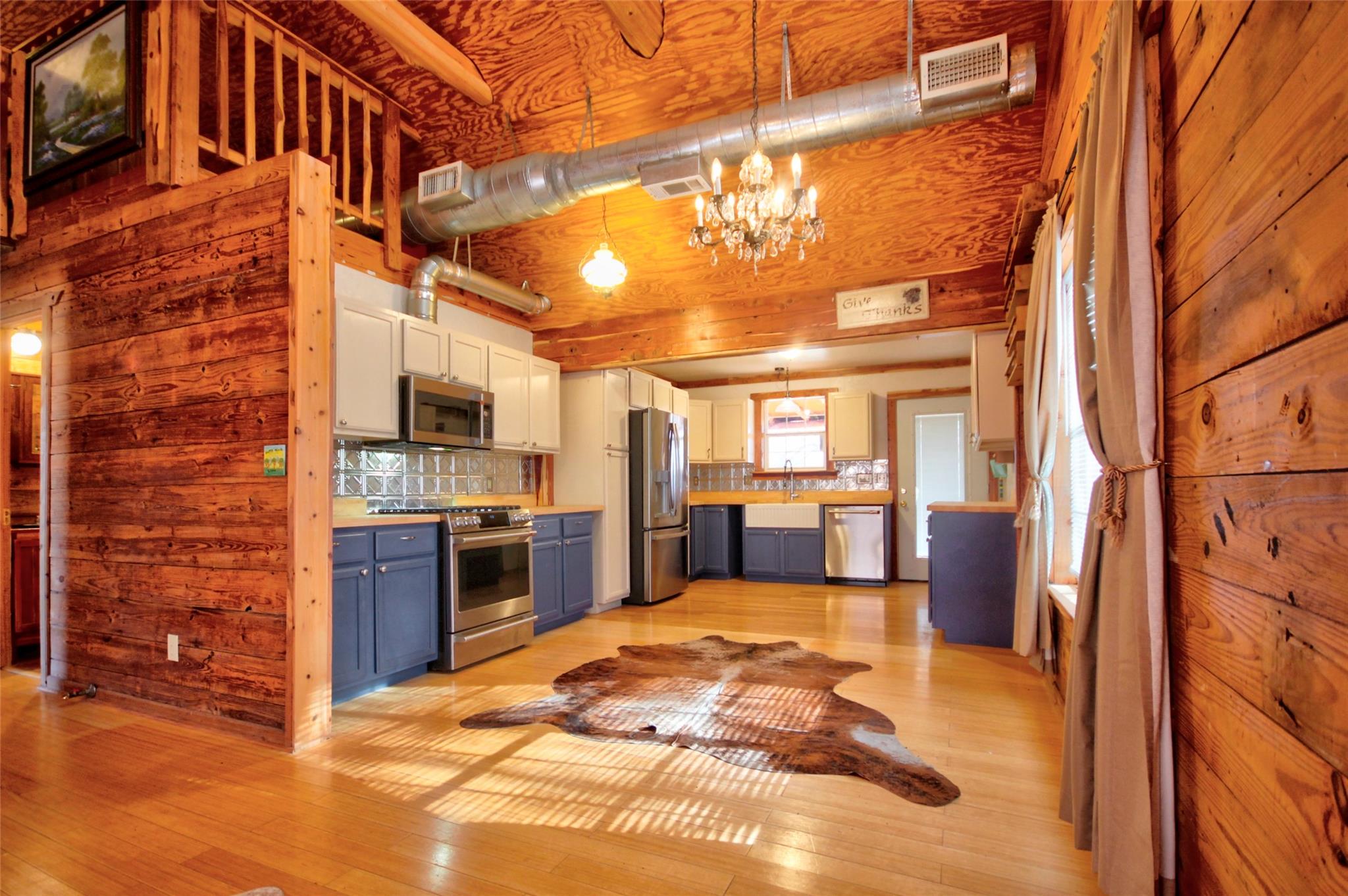 8653 N State Hwy 16, Llano, TX 78643