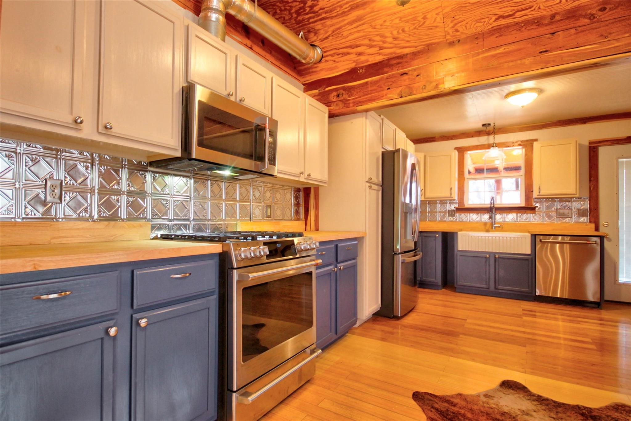 8653 N State Hwy 16, Llano, TX 78643