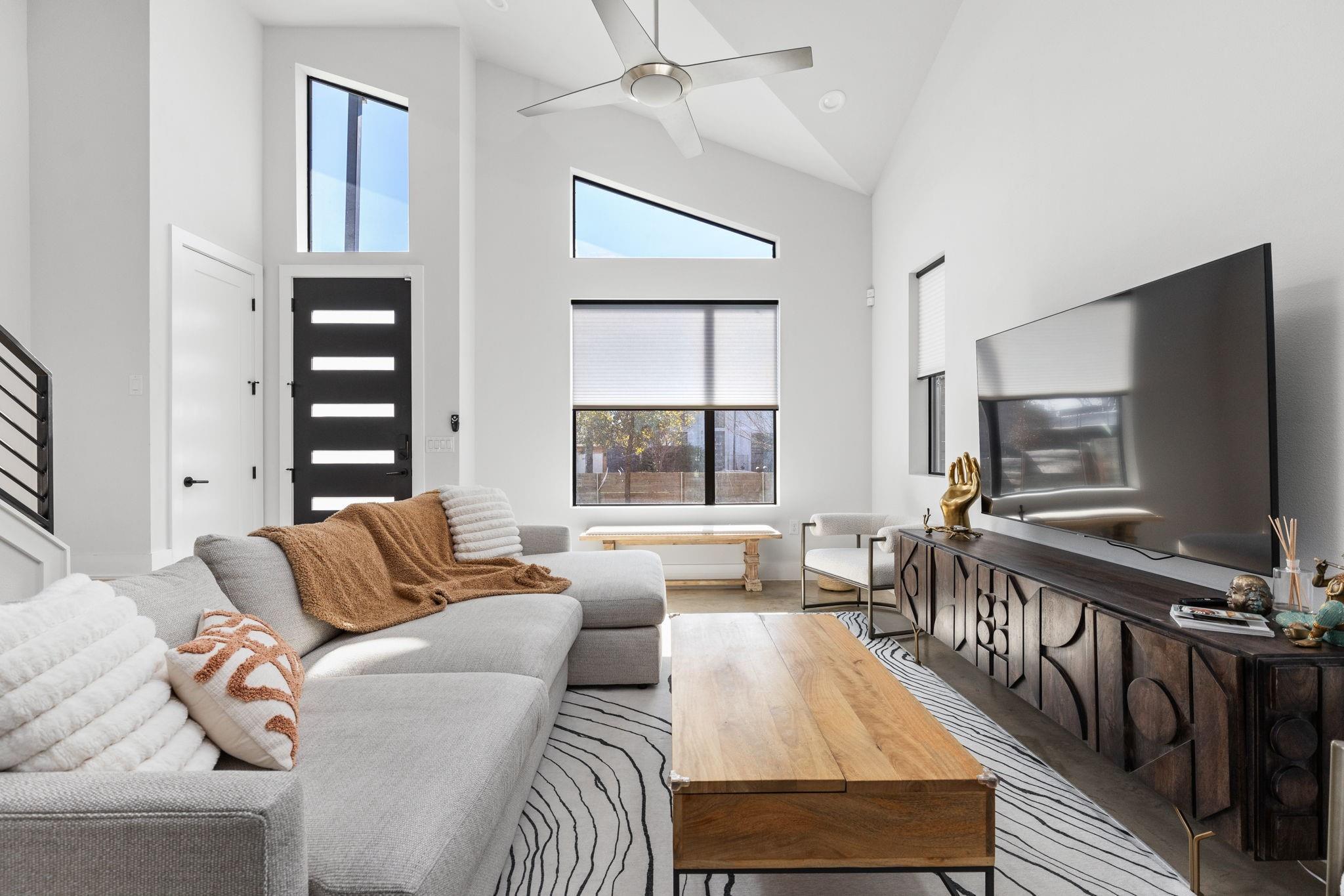 608 Hammack Dr # 1, Austin, TX 78752