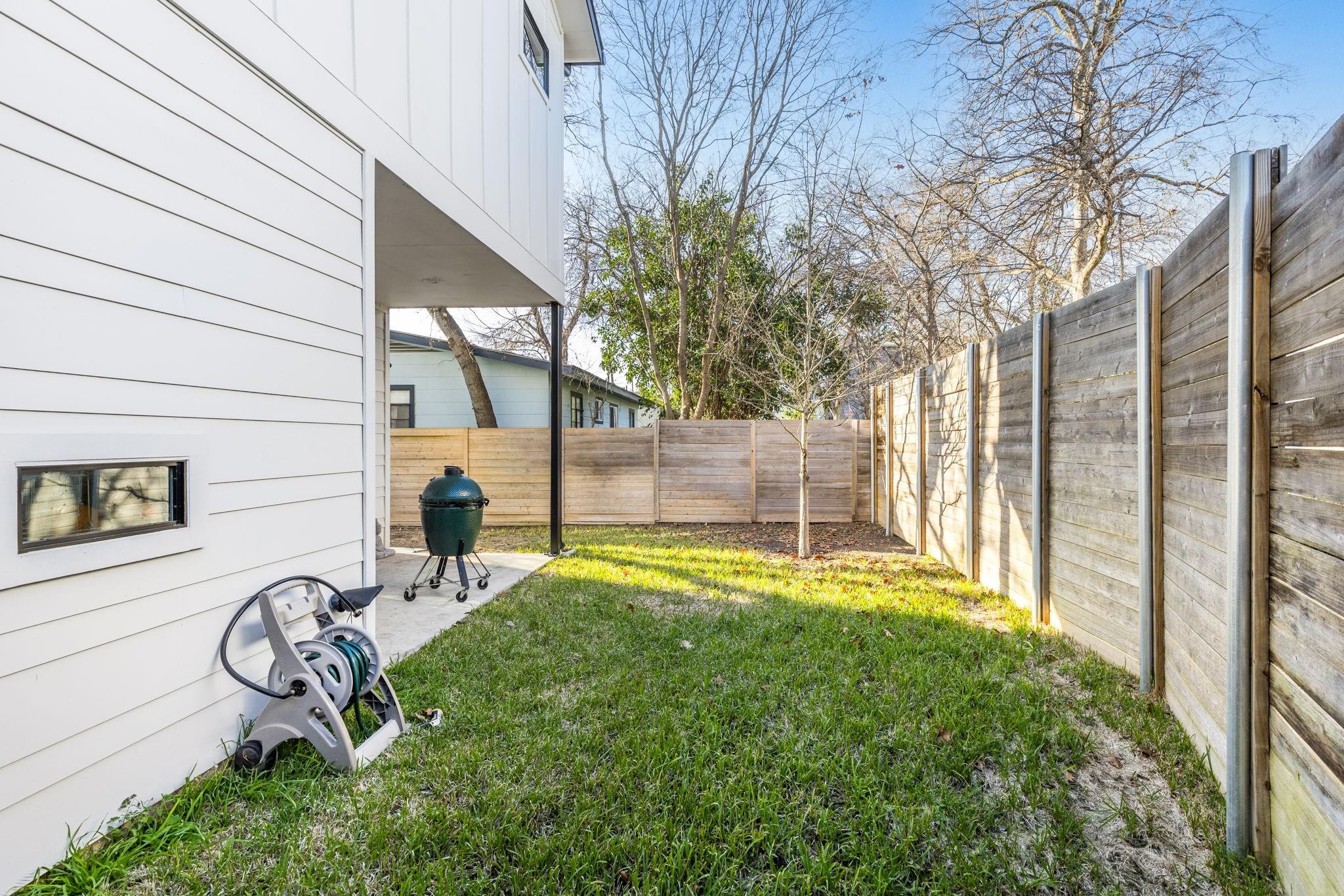 608 Hammack Dr # 1, Austin, TX 78752