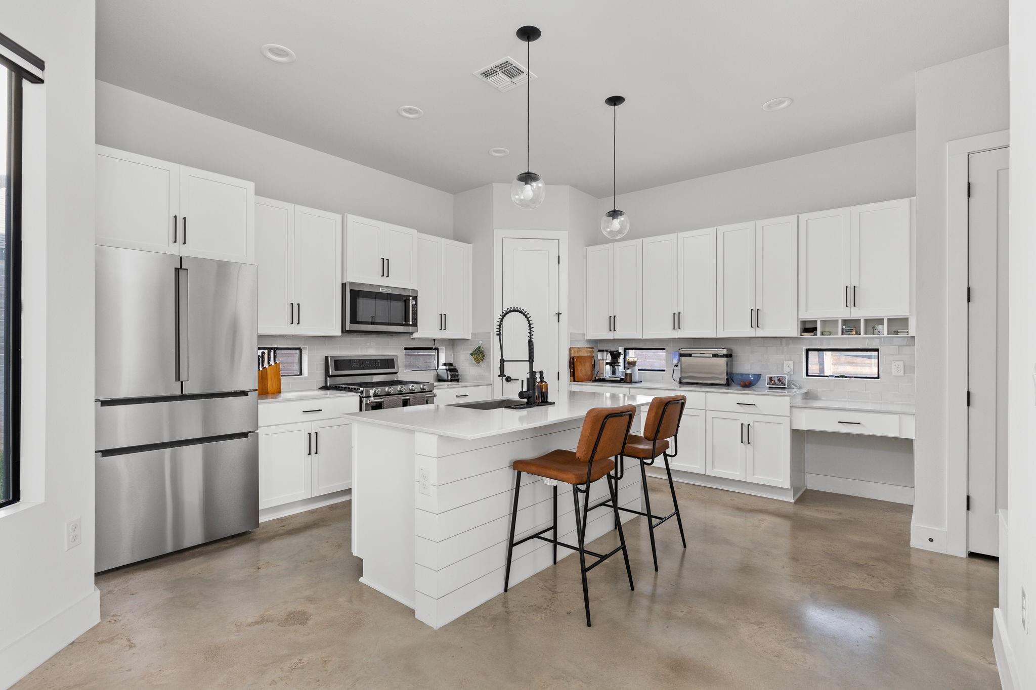 608 Hammack Dr # 1, Austin, TX 78752