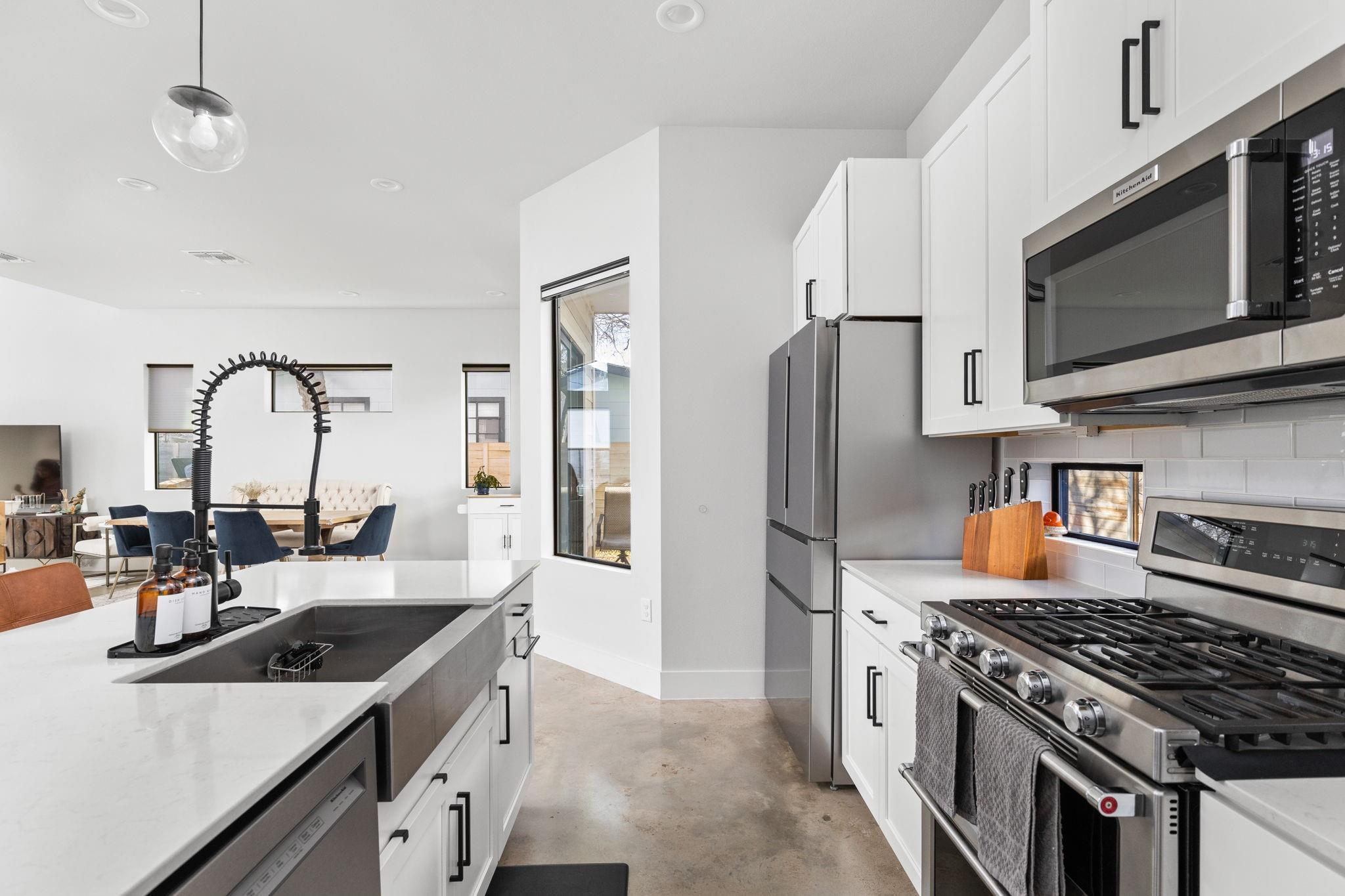 608 Hammack Dr # 1, Austin, TX 78752