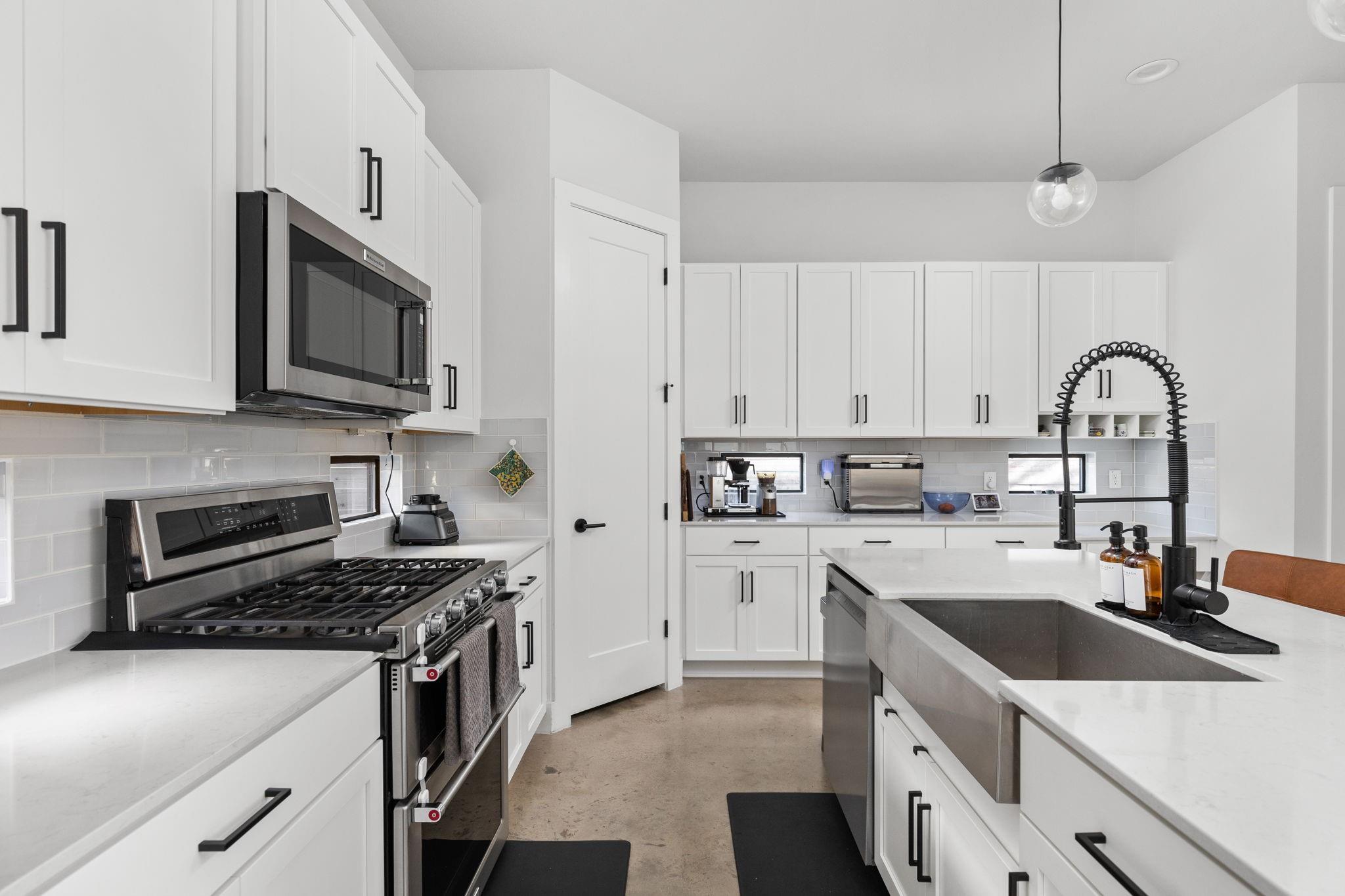 608 Hammack Dr # 1, Austin, TX 78752