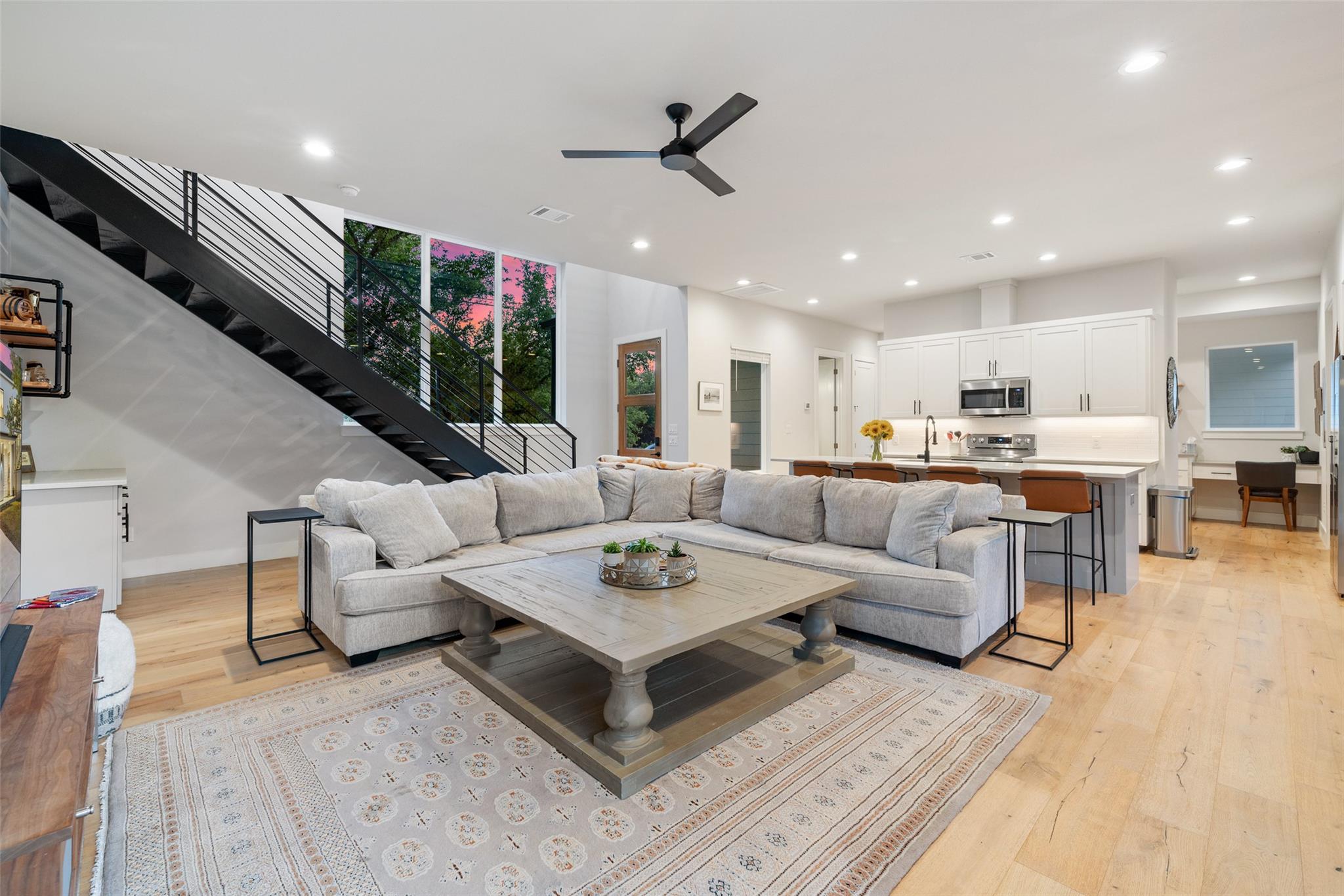 22218 Briarcliff Dr, Spicewood, TX 78669