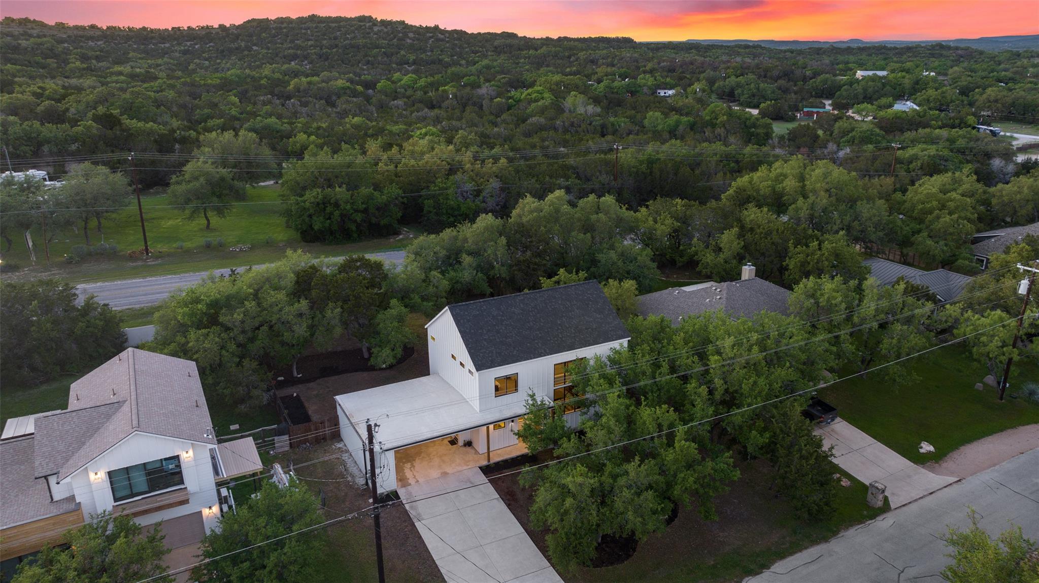 22218 Briarcliff Dr, Spicewood, TX 78669