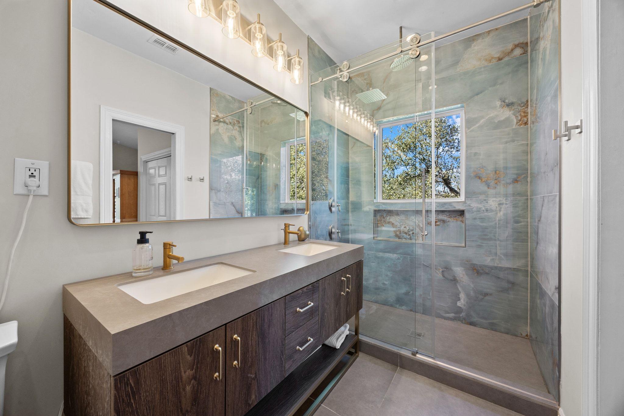 5600 Blueridge Ct, Austin, TX 78731