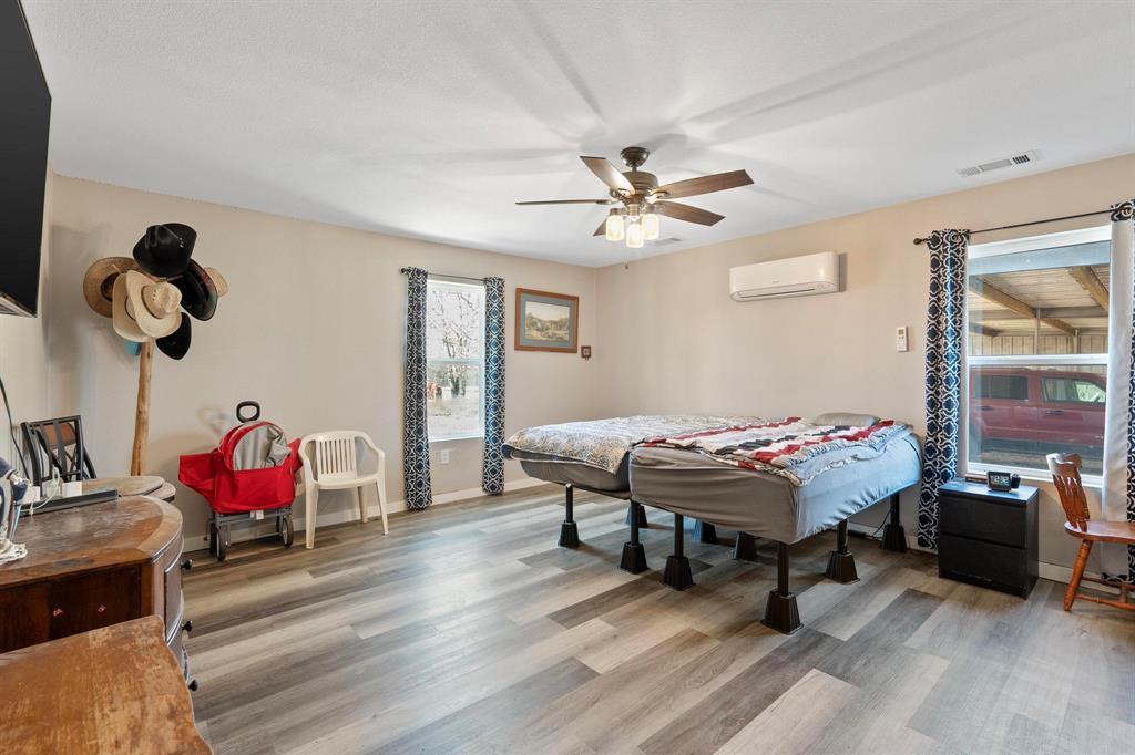 1105 County Road 422, Bartlett, TX 76511