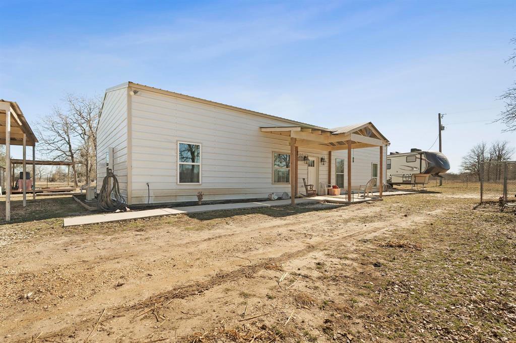 1105 County Road 422, Bartlett, TX 76511