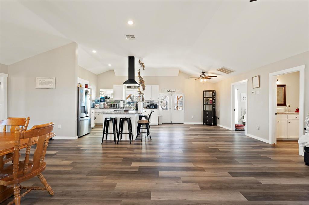 1105 County Road 422, Bartlett, TX 76511