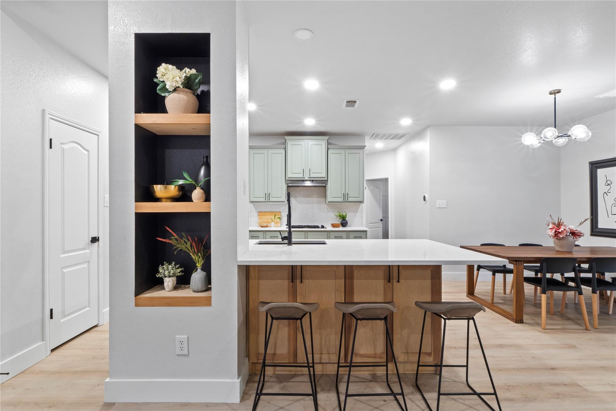 2915 Stonecreek Dr, Round Rock, TX 78681