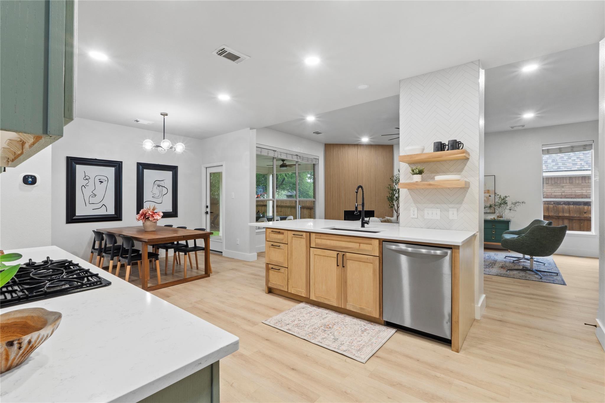 2915 Stonecreek Dr, Round Rock, TX 78681